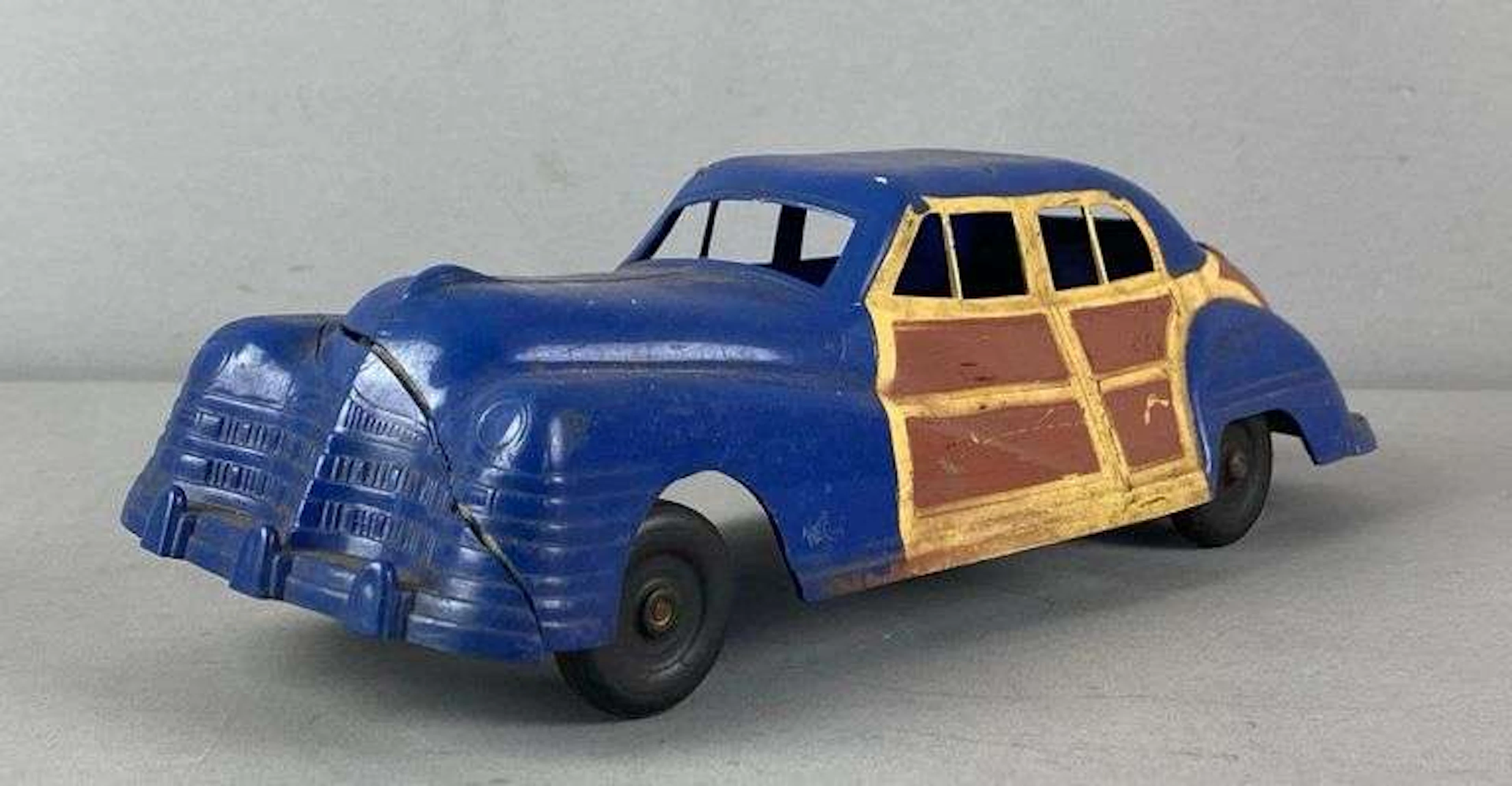 Vintage Irwin Wind Up 1947 Chrysler Woody Toy Car