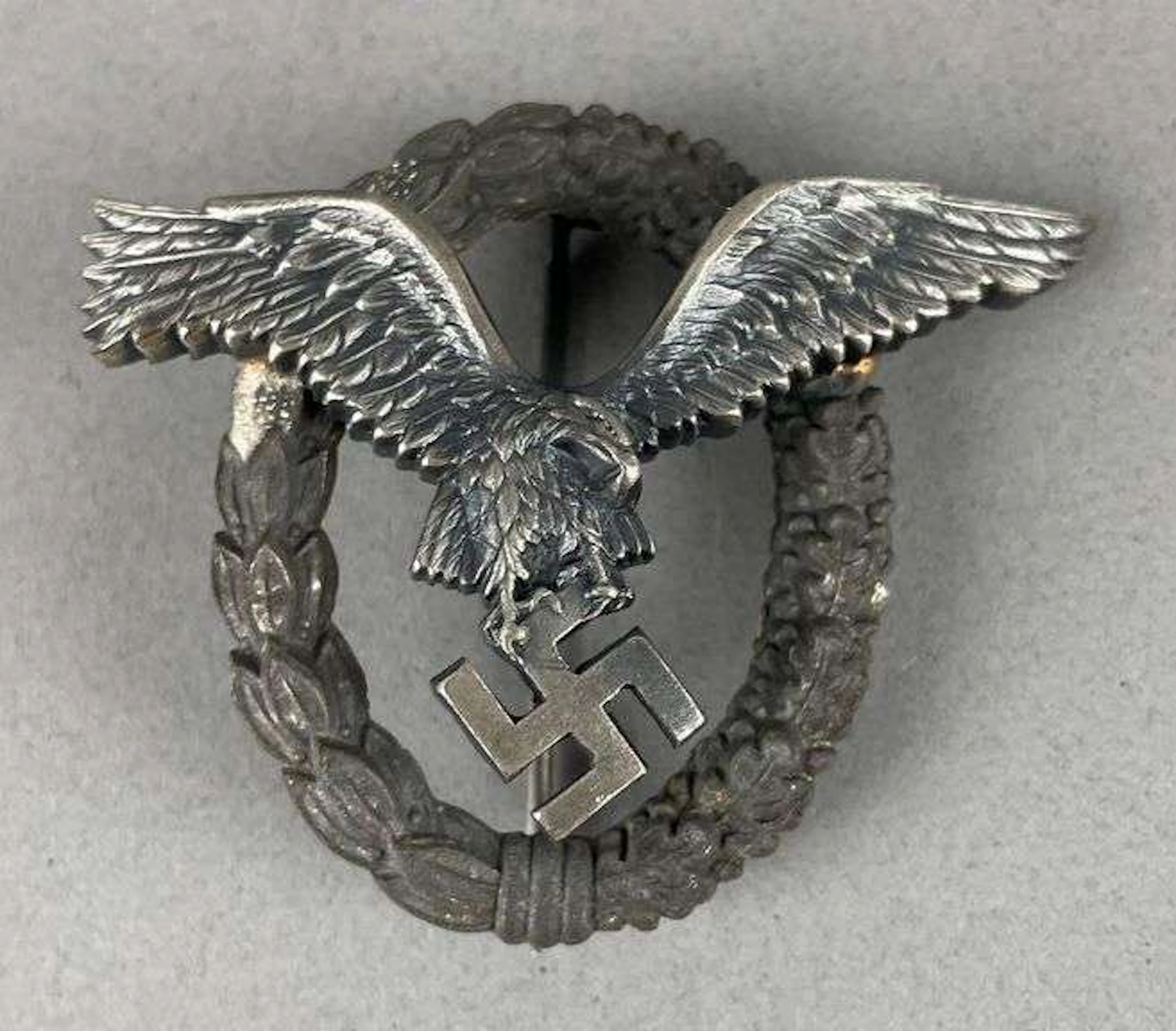 Late WW2 German Luftwaffe Pilot Badge