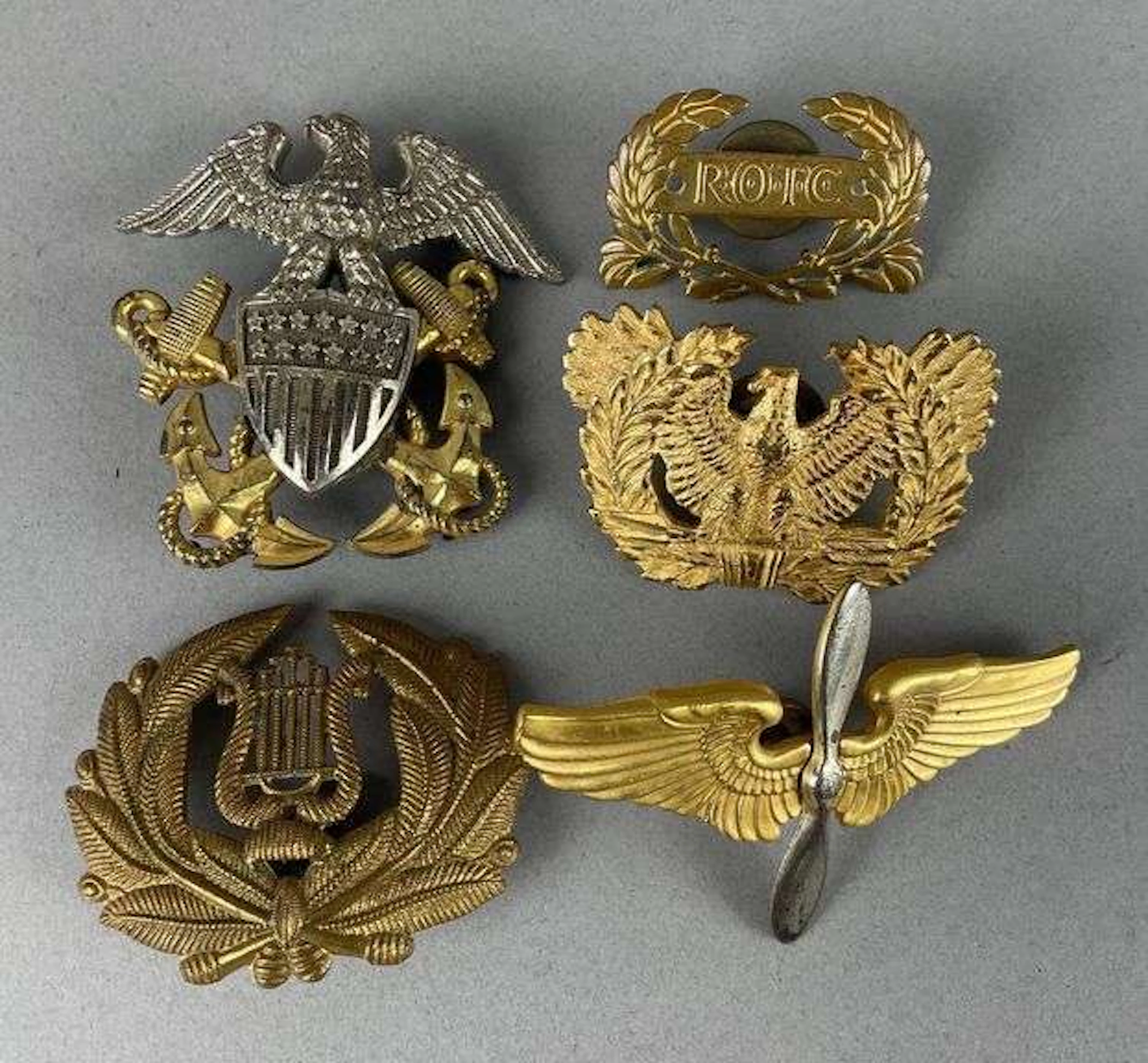 Group of WW2 U.S. Military Cap Badges