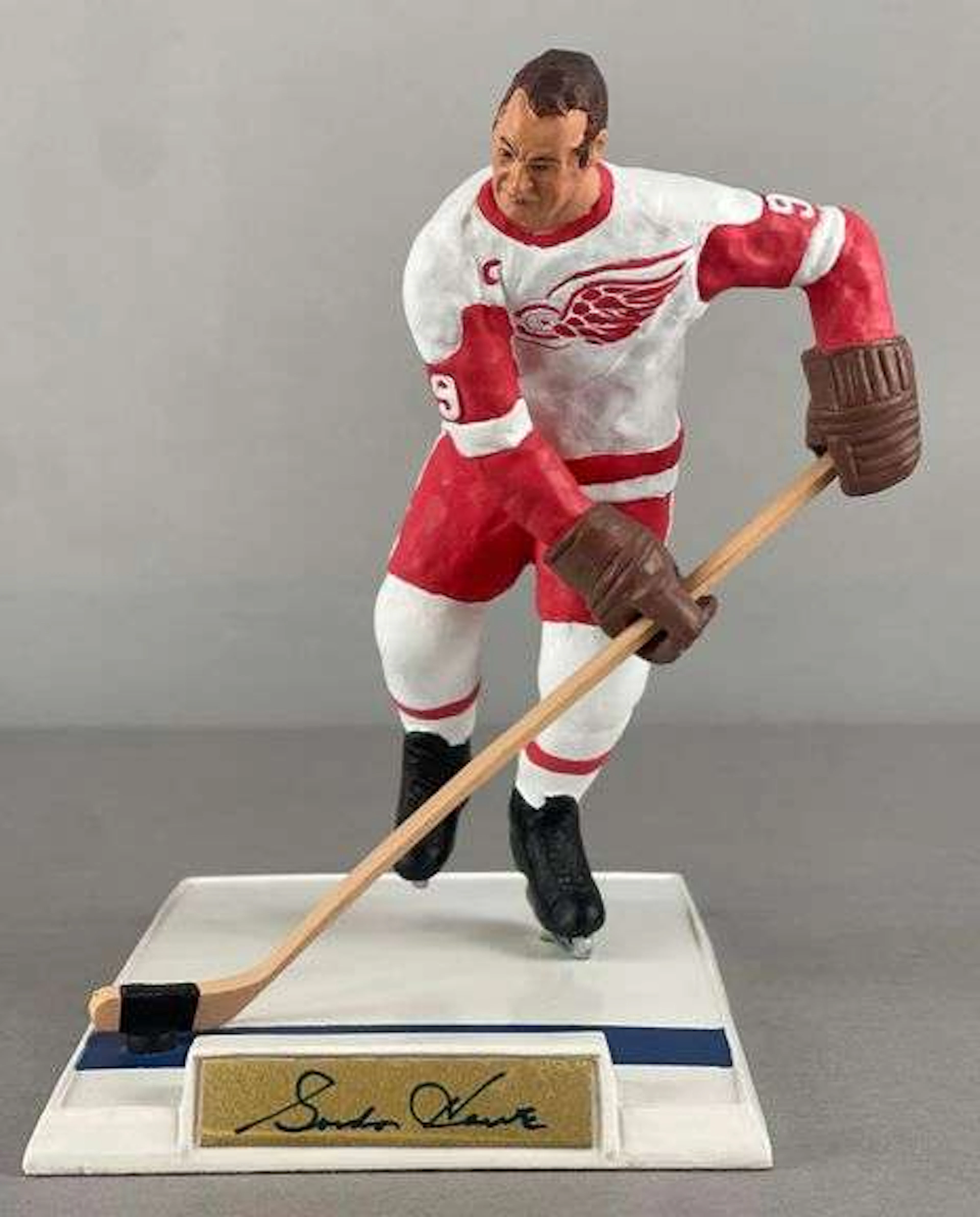 Gordie Howe Signed Prosport Creations Figurine Statue 306/2172