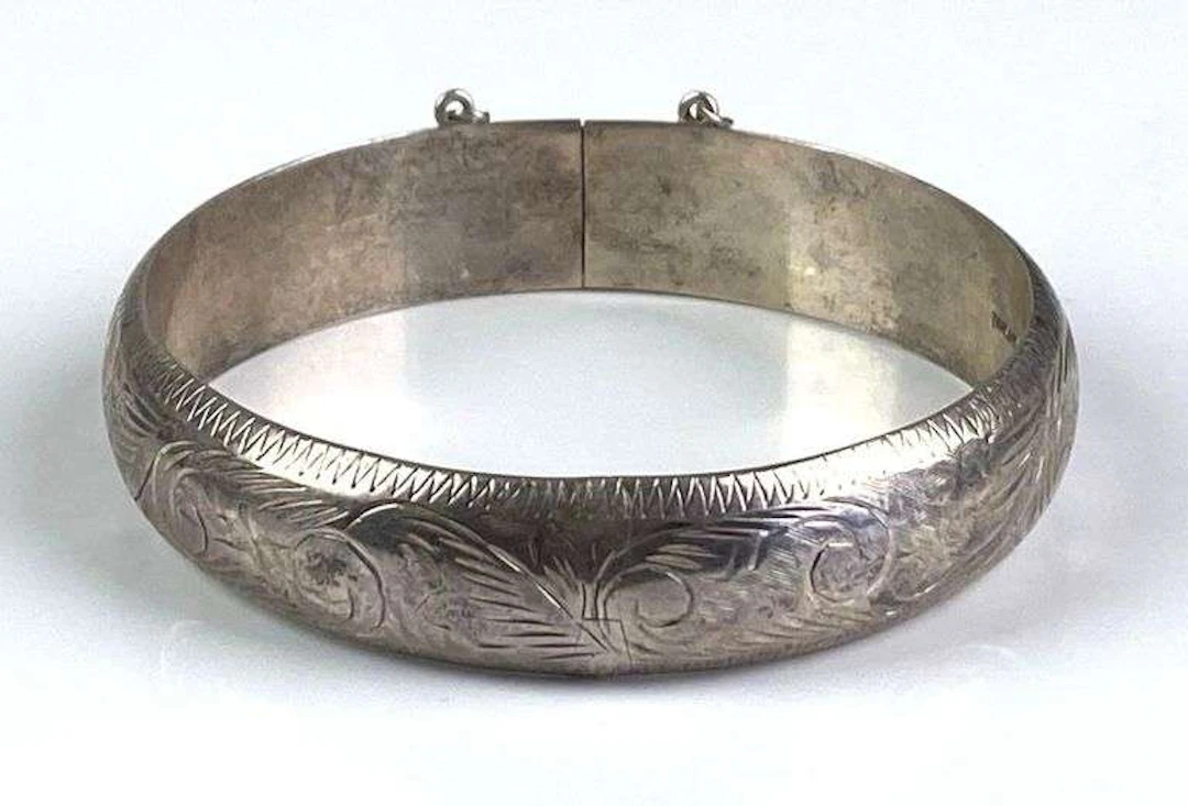 SU Signed Sterling Silver Scrollwork Hinged Bangle