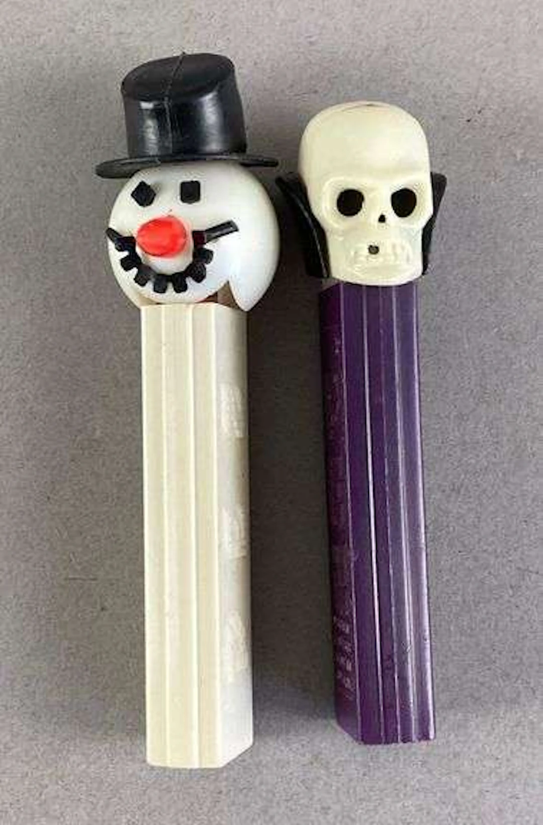 Group of 2 Holiday Footless PEZ Candy Dispensers