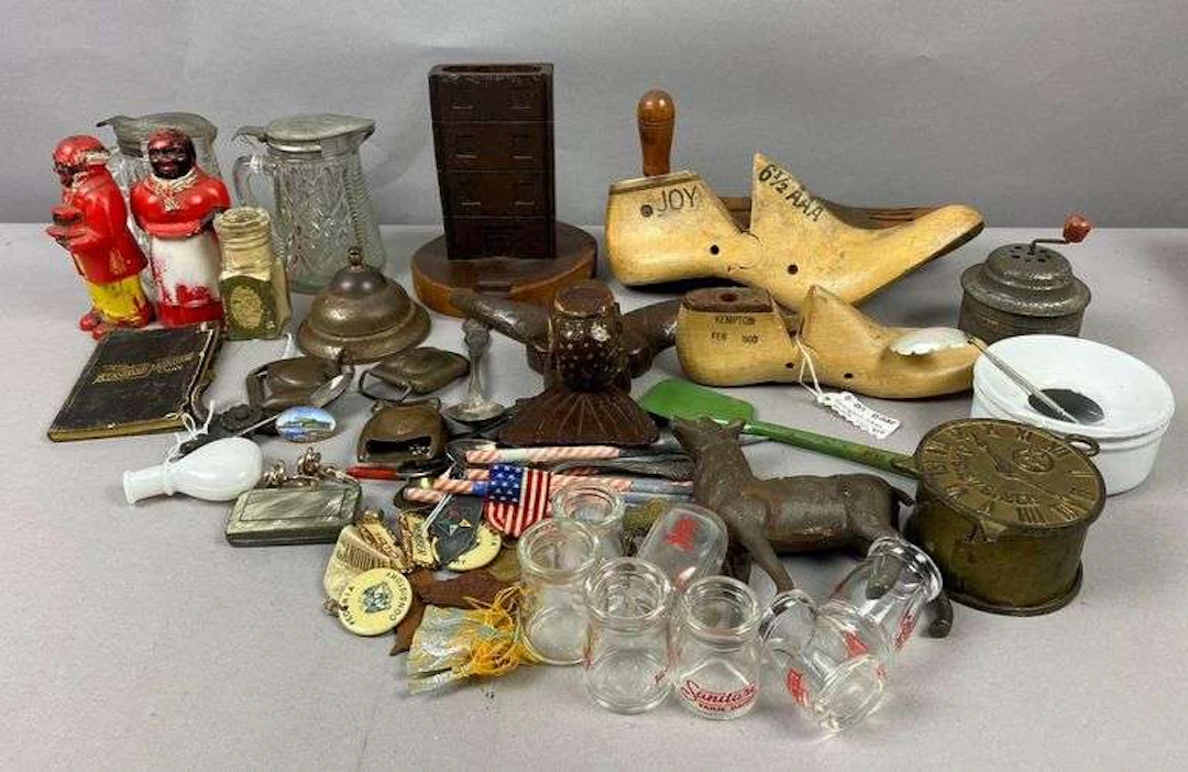 Group of Vintage Americana Items