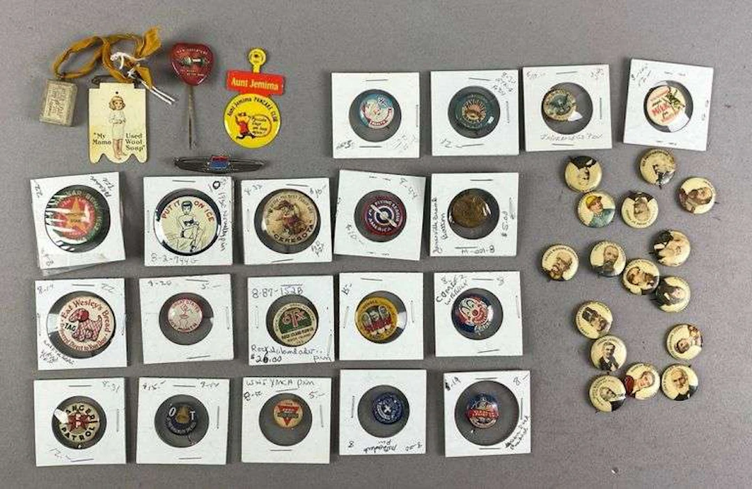 Group of Vintage Advertising and Club Buttons/Pins