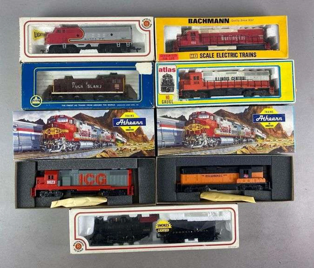 Group of 7 HO Scale Train Locomotives