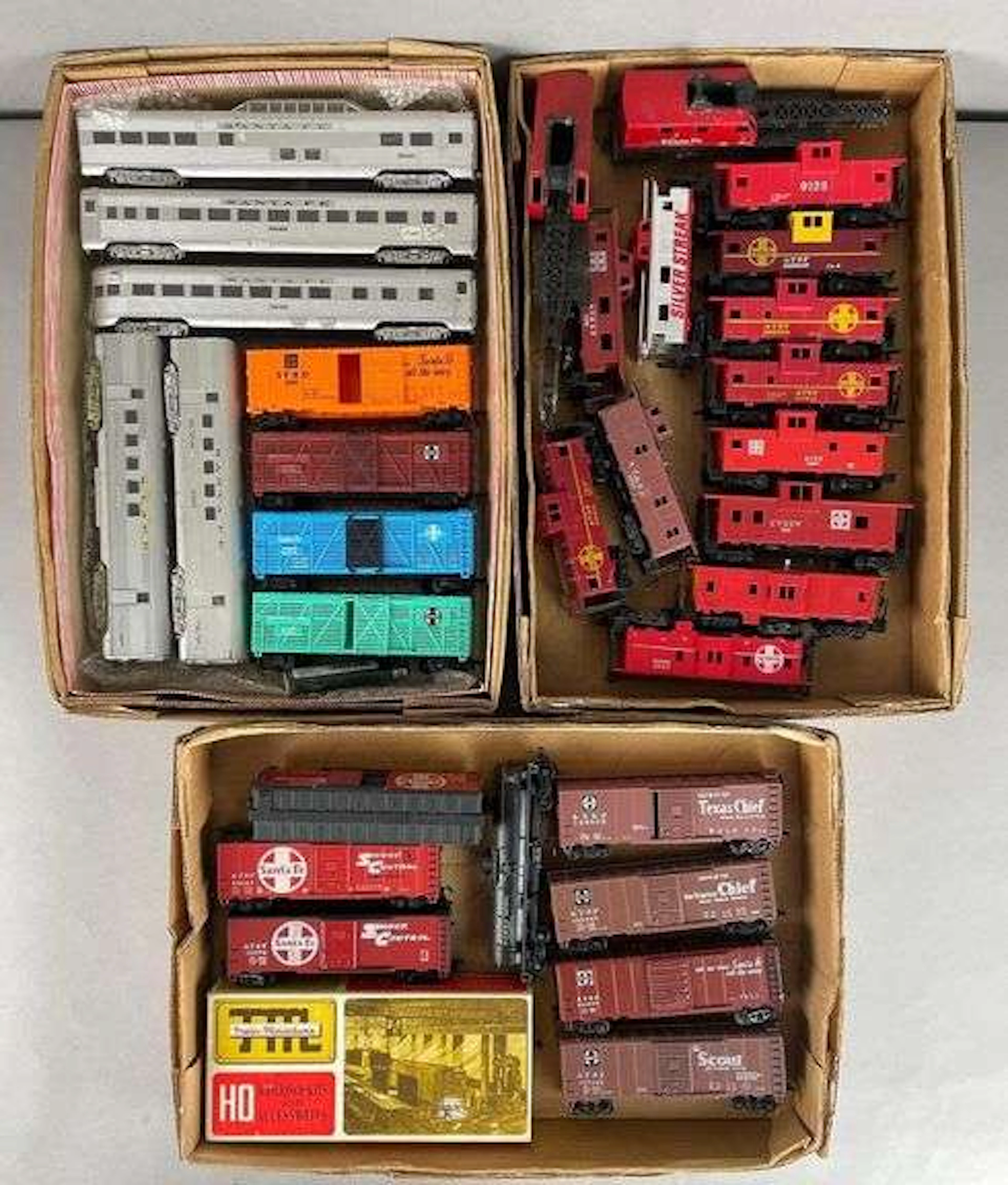 Group of HO Scale Train Cars