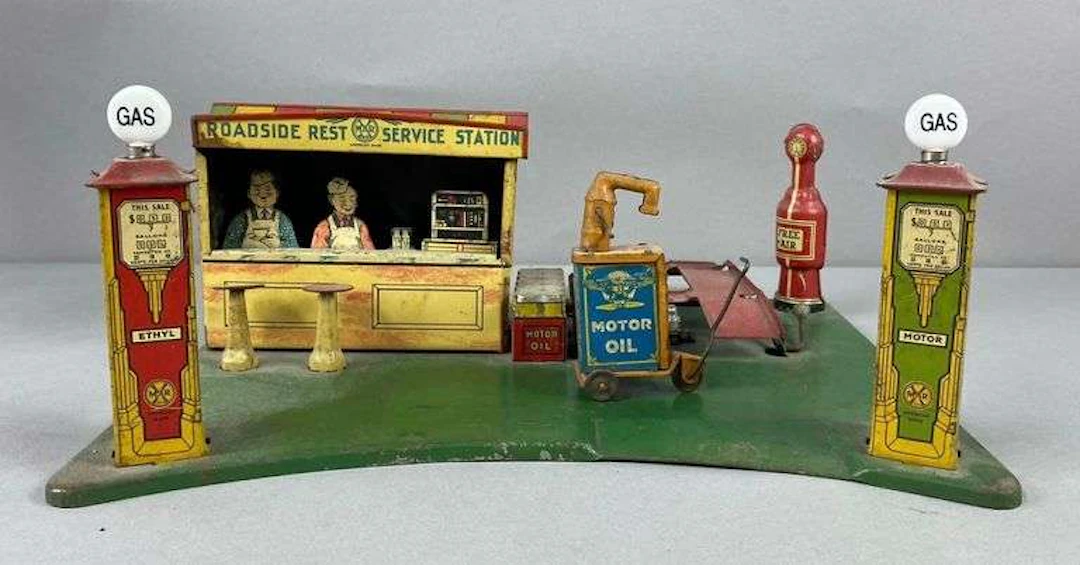 Antique 1930’s Marx Roadside Rest Service Station