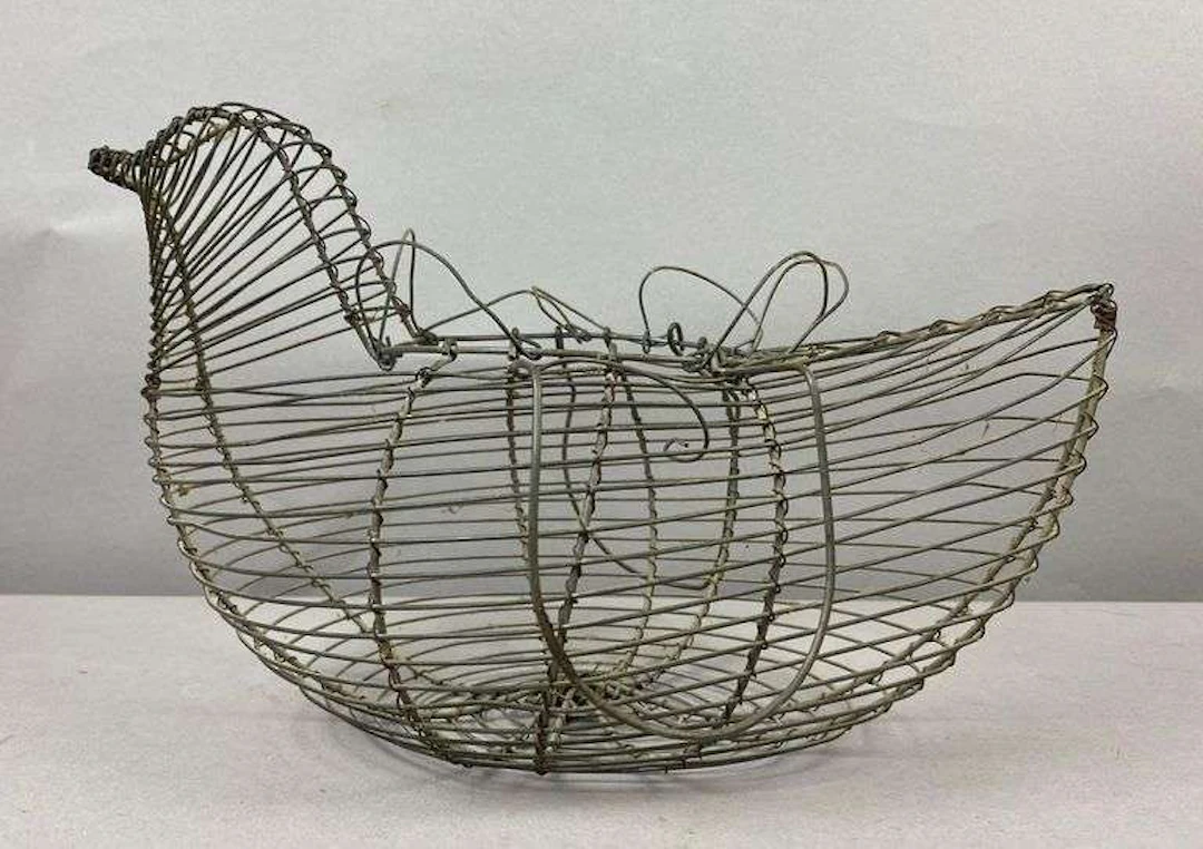 Vintage 1960’s Rustic Hen Shaped Wire Egg Basket