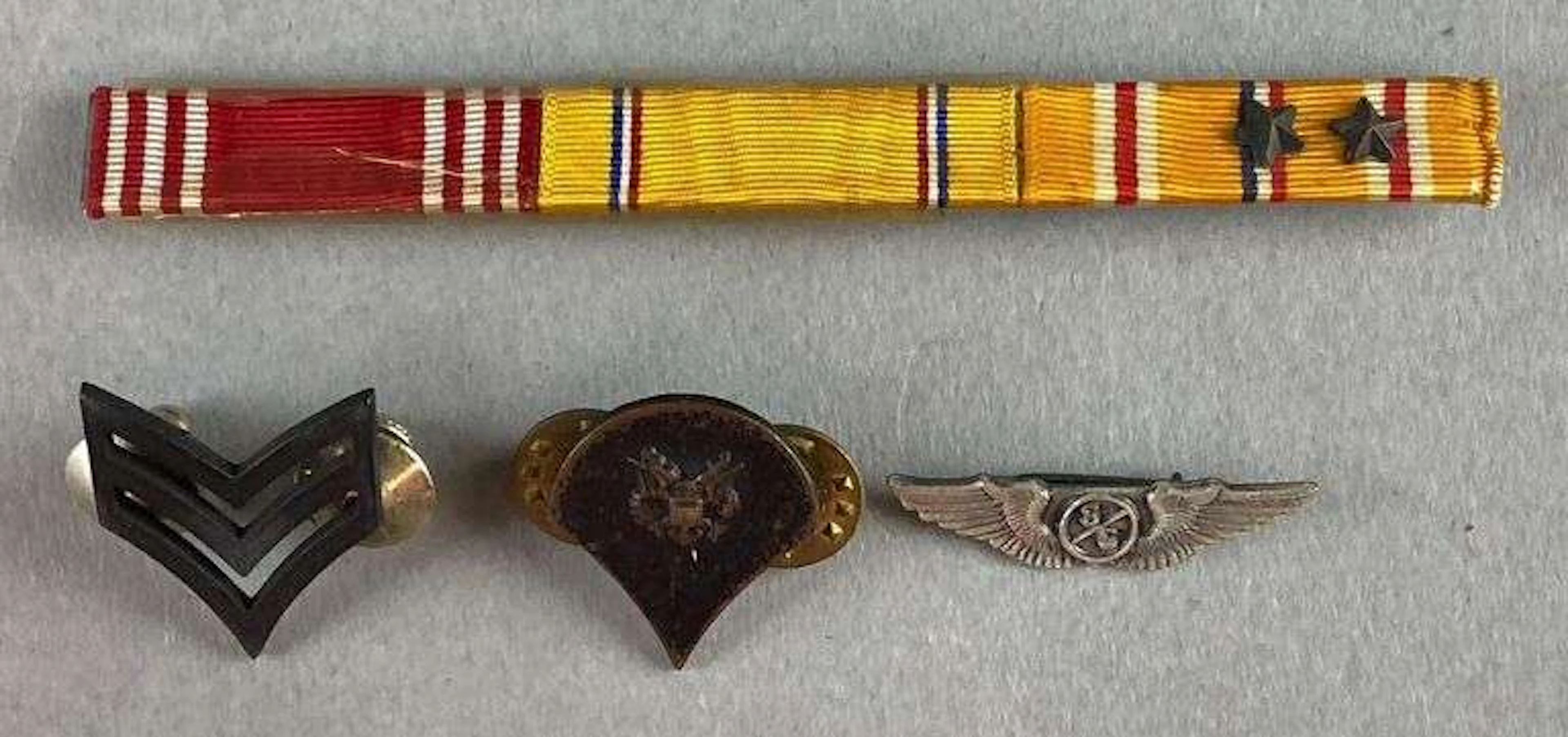 WW2 US Military Pins