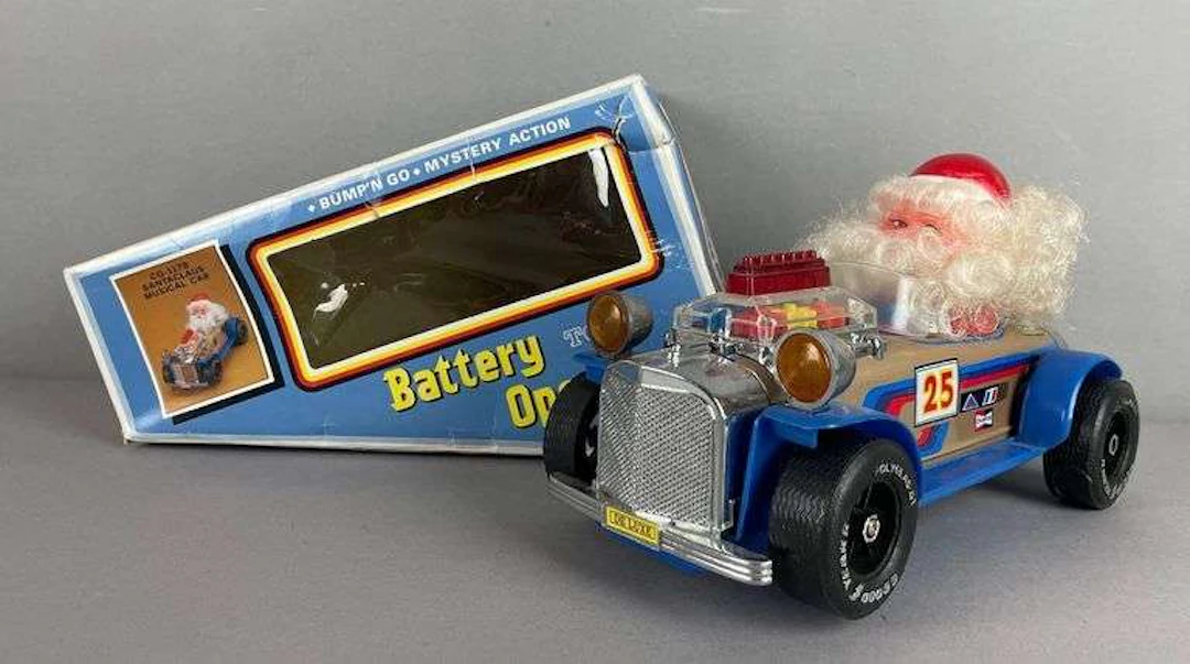 Cien Ge Toys Battery Operated Bump n Go Santa Car