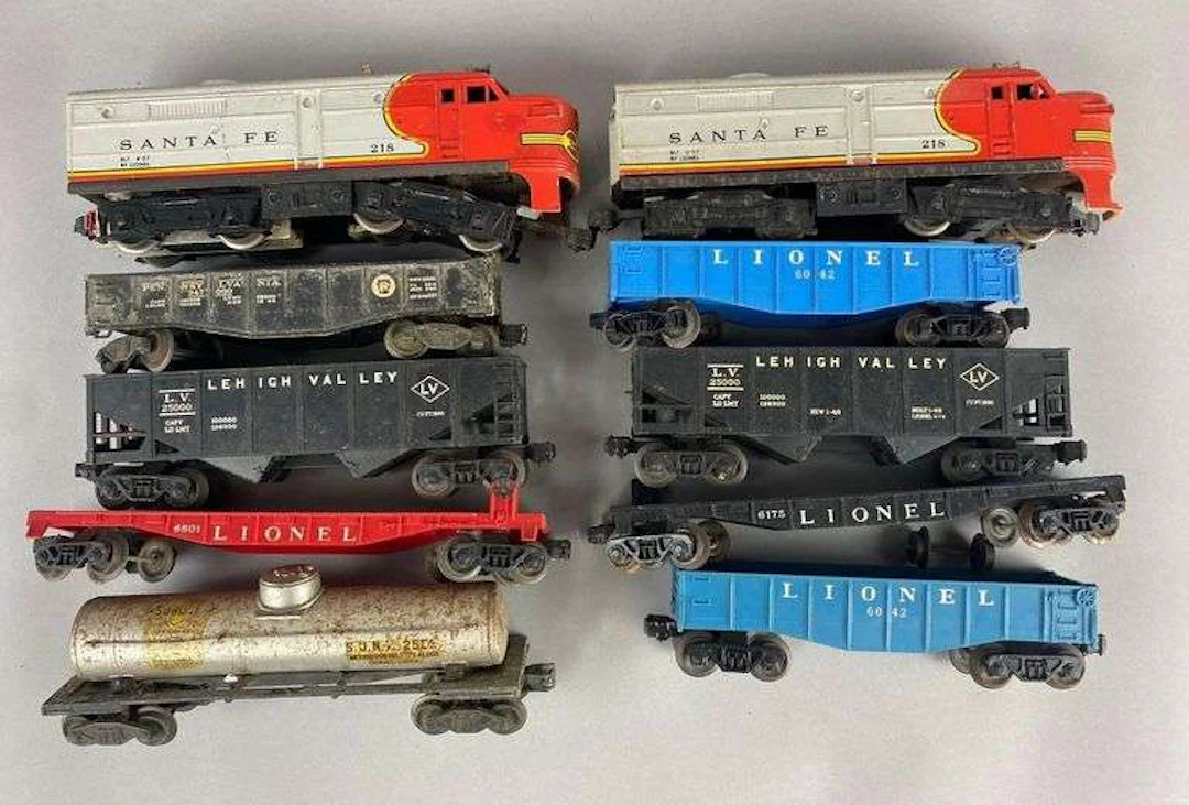 Group of 10 1960’s Lionel Trains O Gauge Train Cars and More