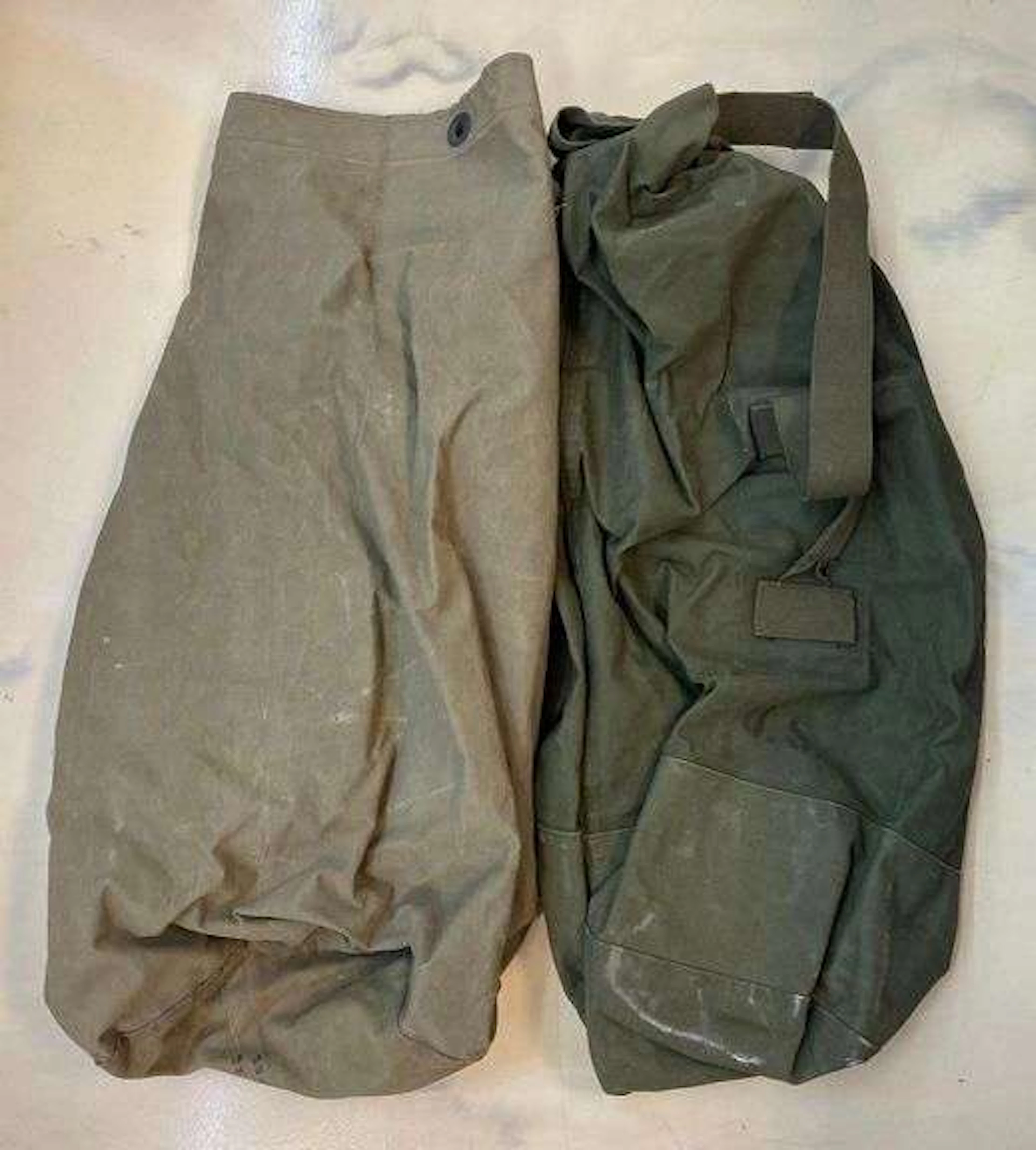 Group of 2 US Military Duffle Bags