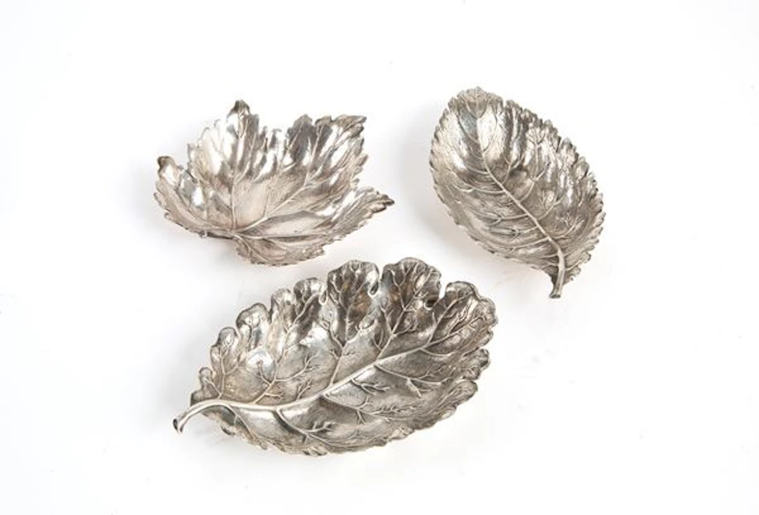 Three silver leaves. Buccellati