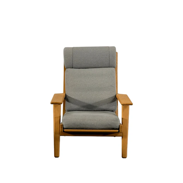 GE-290A Lounge Chair by Hans J. Wegner
