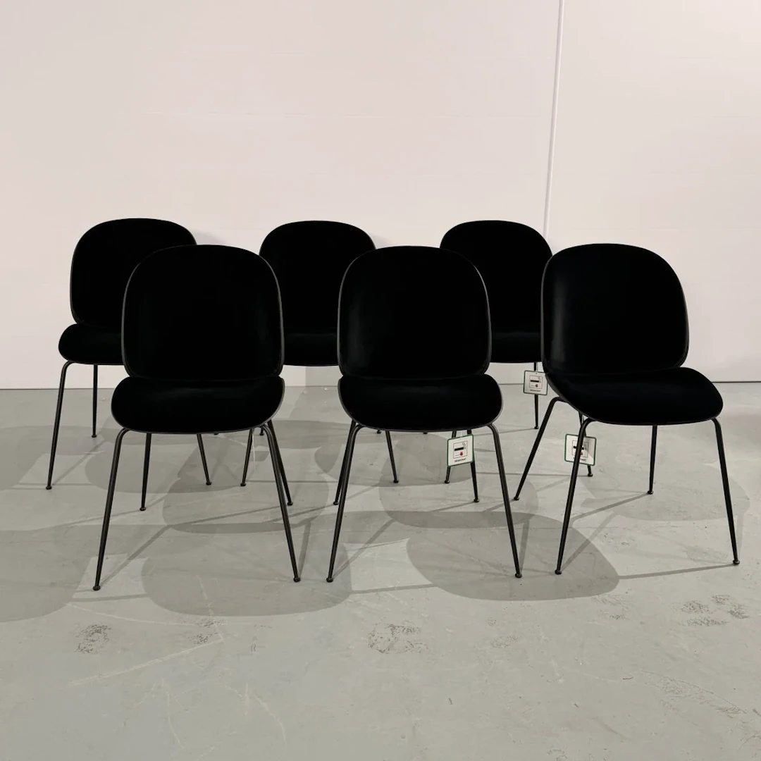 GUBI BEETLE CHAIR VELVET, SET OF SIX