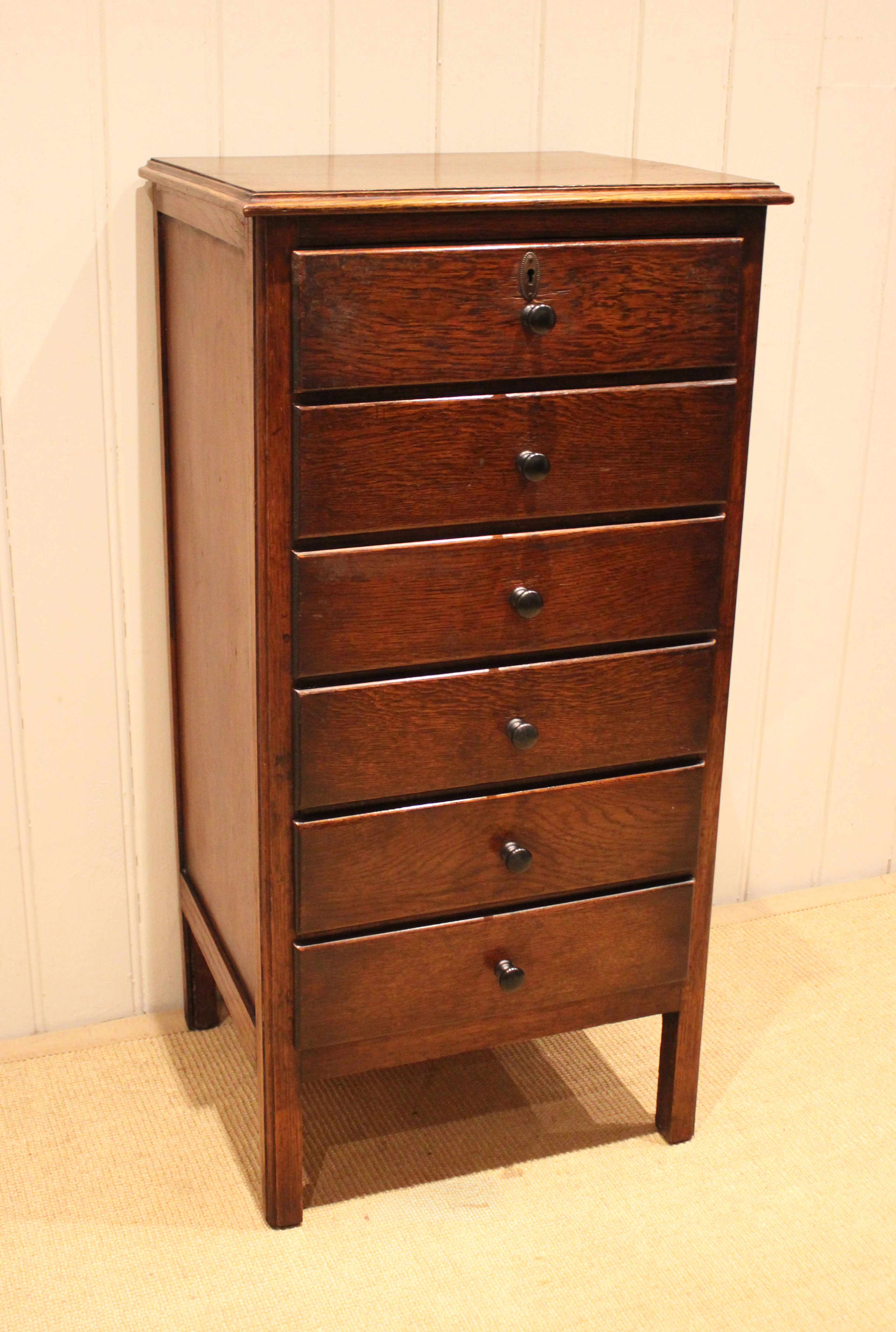 Oak Chest Of Drawers