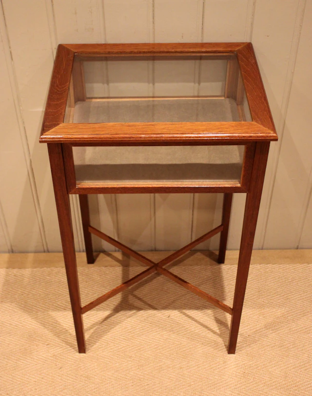 Mahogany Bijouterie Table