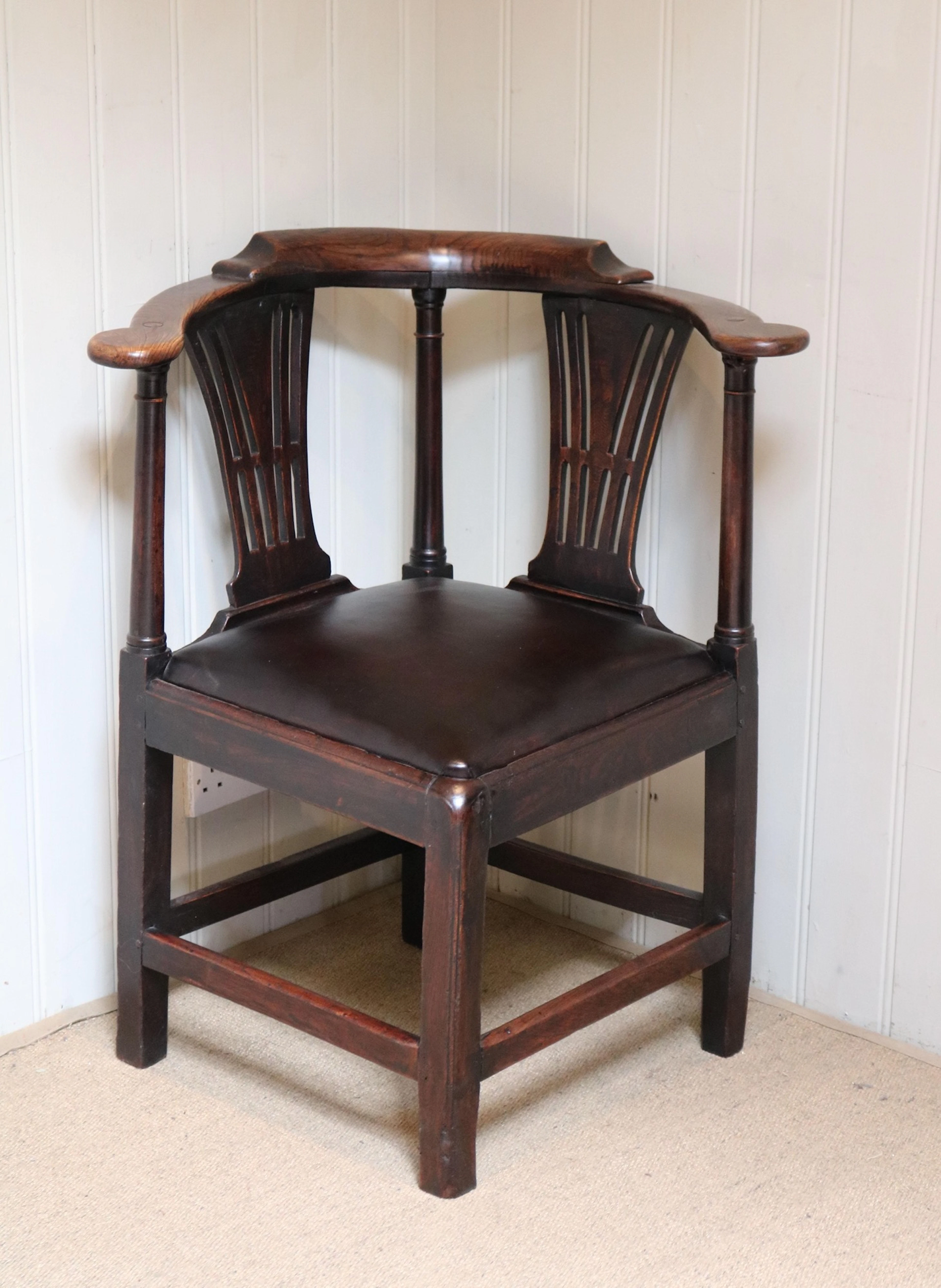 George III Country Elm Corner Chair
