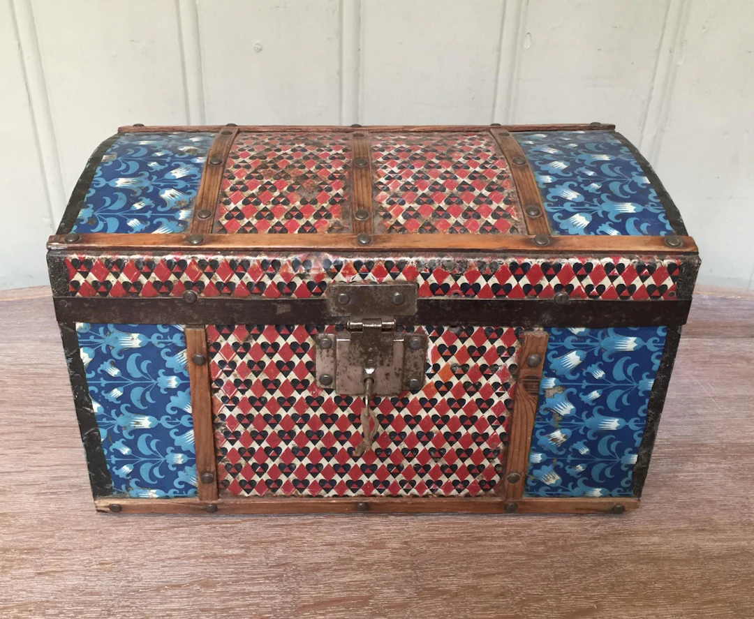 Colonial Dome Top Tin Casket