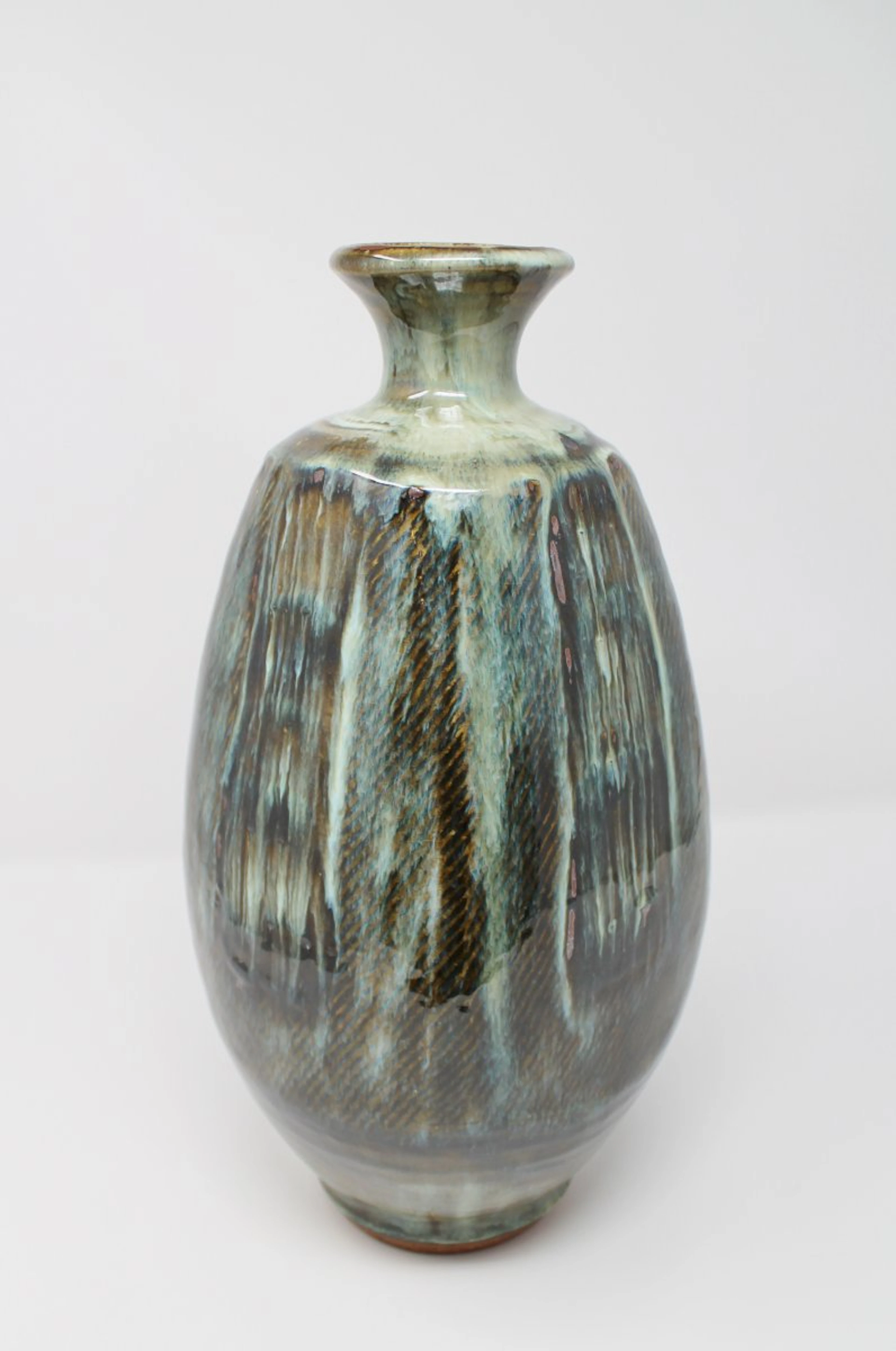 Paddled vase, nuka glaze by William Plumptre