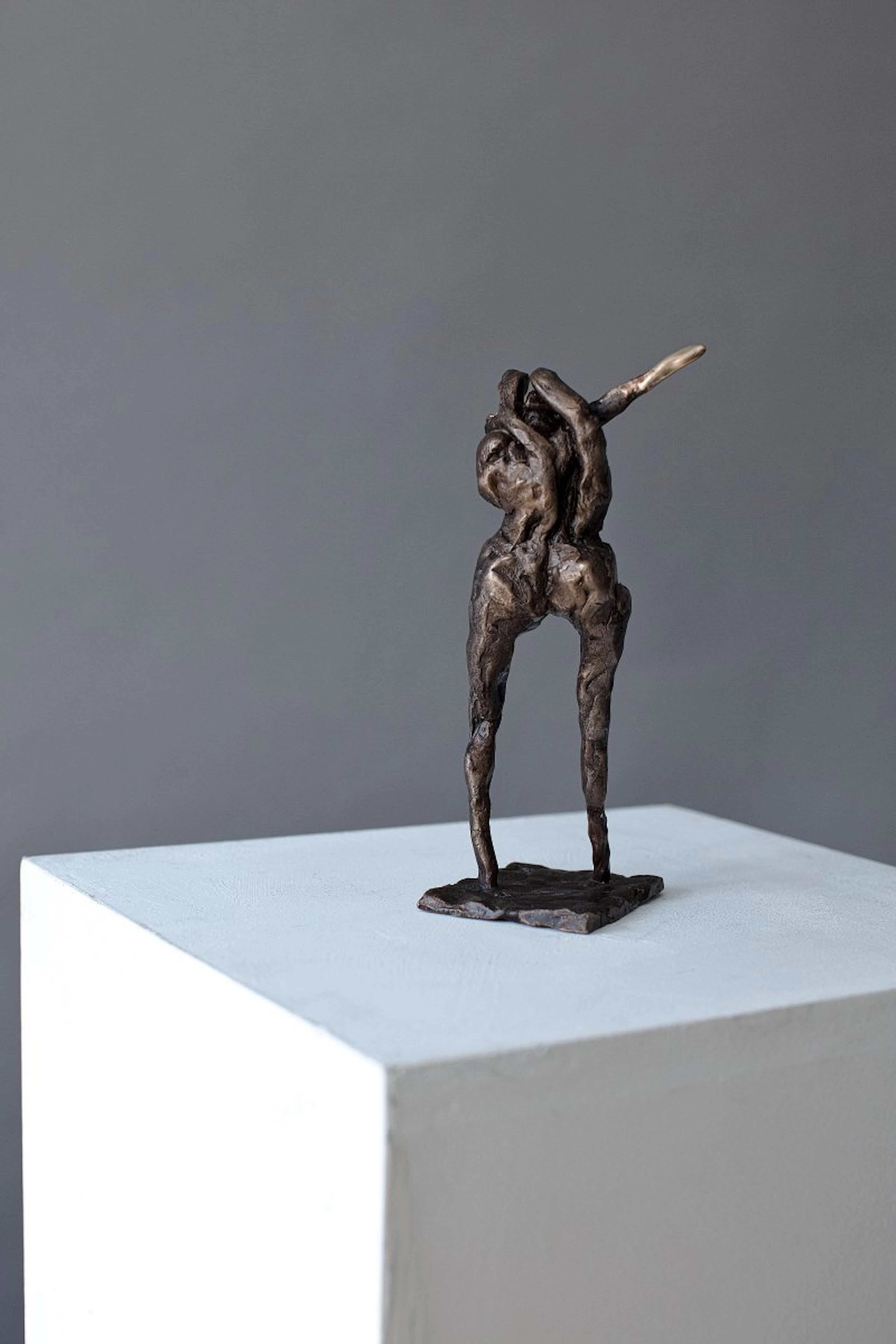 Pointing Figure by David Hochhauser