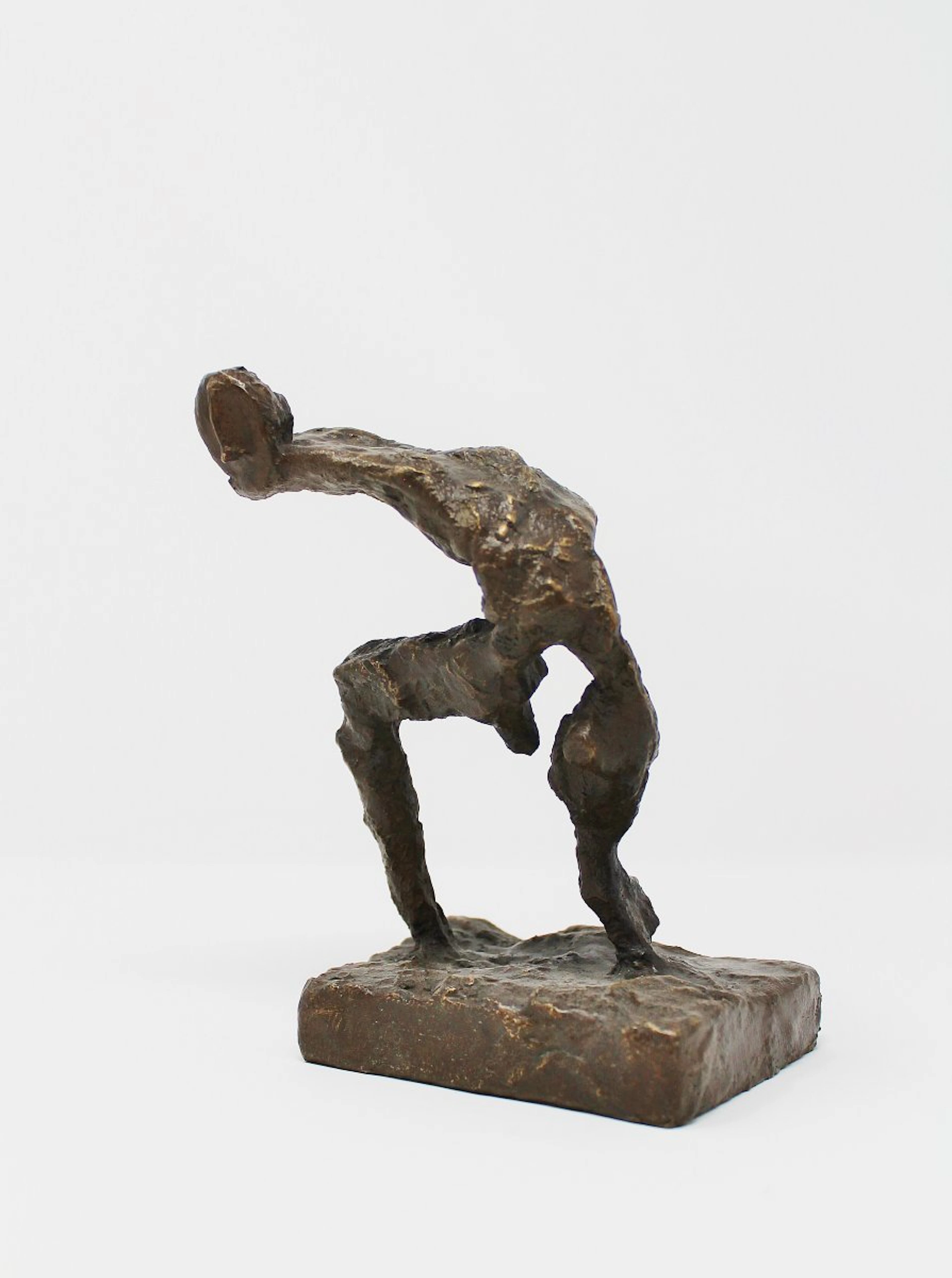 Twisting figure by David Hochhauser