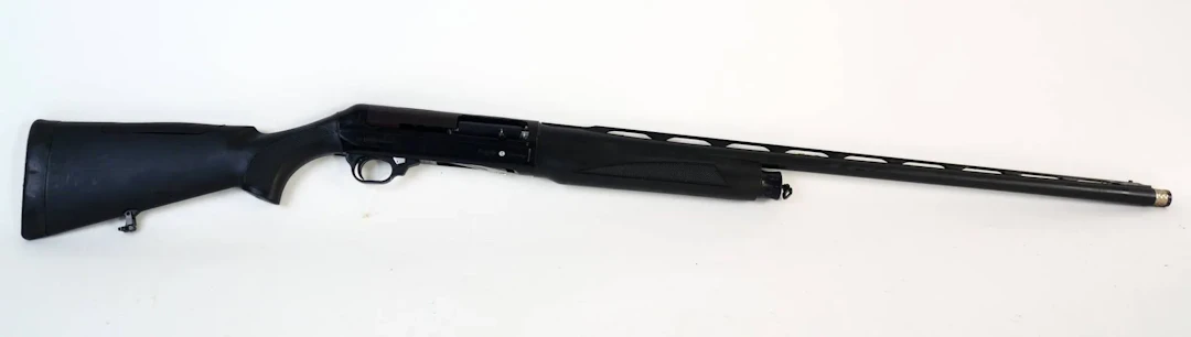 Breda Grizzly 12/89-caliber semi-automatic shotgun (No. BA24 - Lot 81