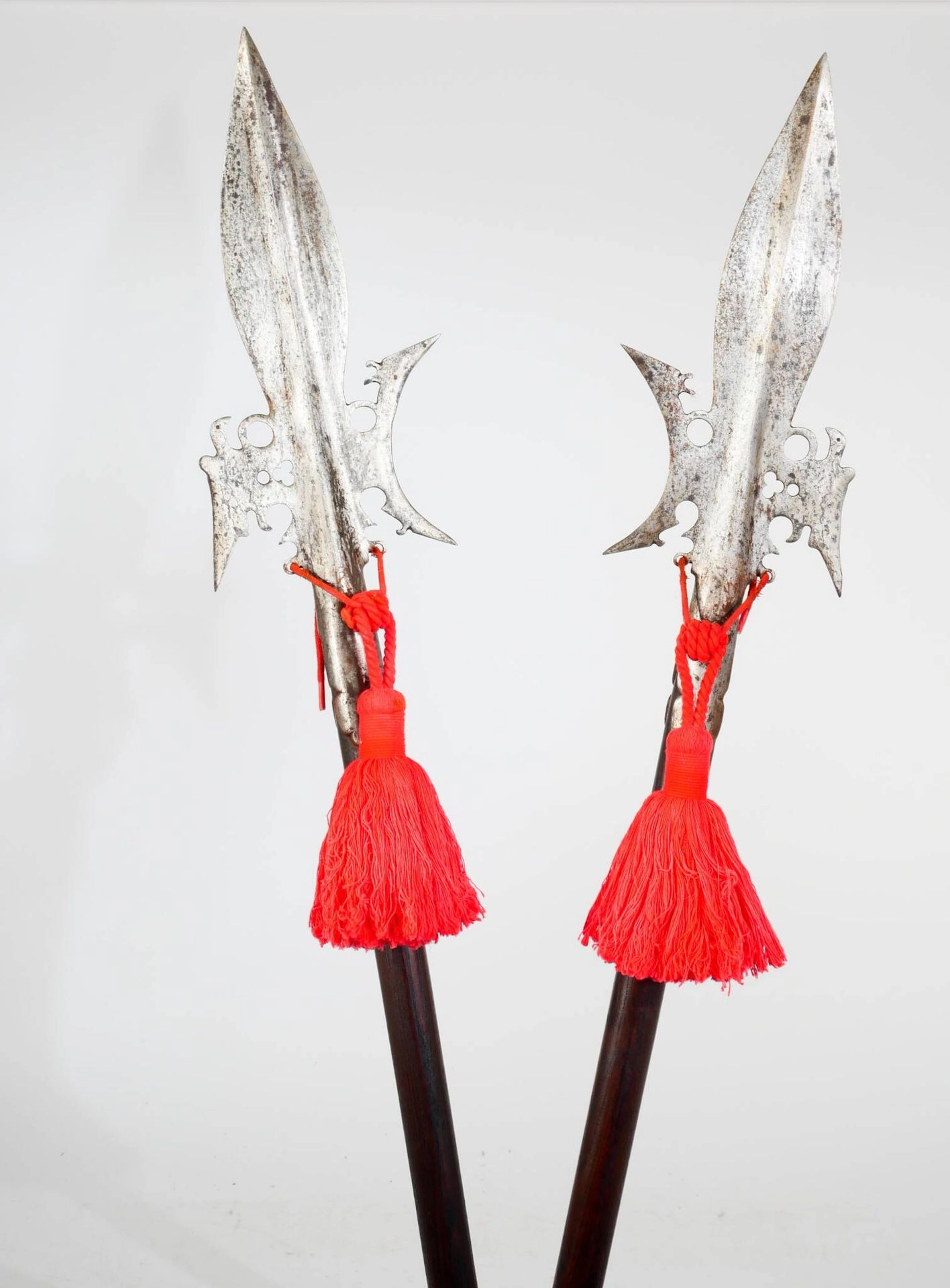 Set of two "bird-style" halberds. - Lot 12