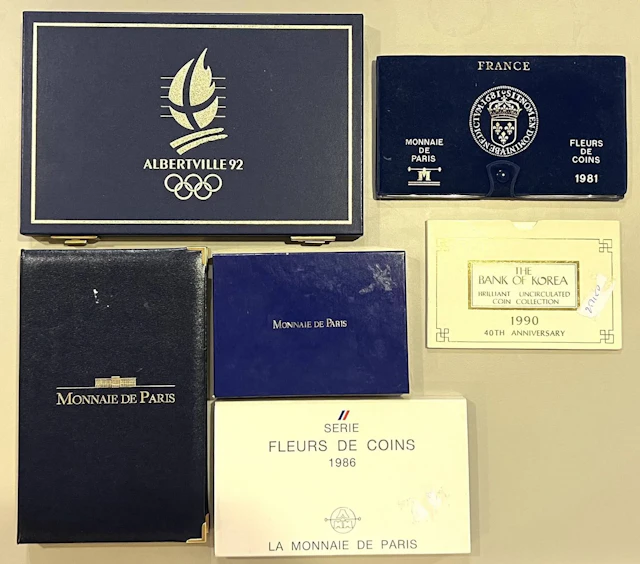 Set of six cases, composed as follows. - Lot 47