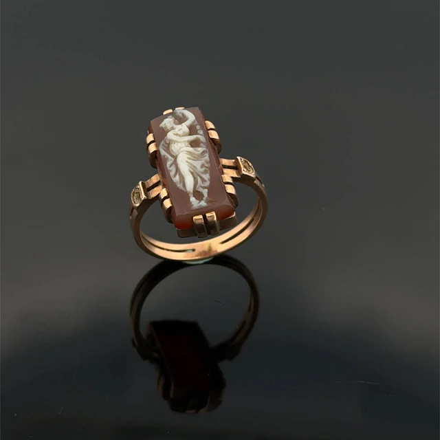 Rectangular ring in 14k rose gold (585), adorned with a carn - Lot 298