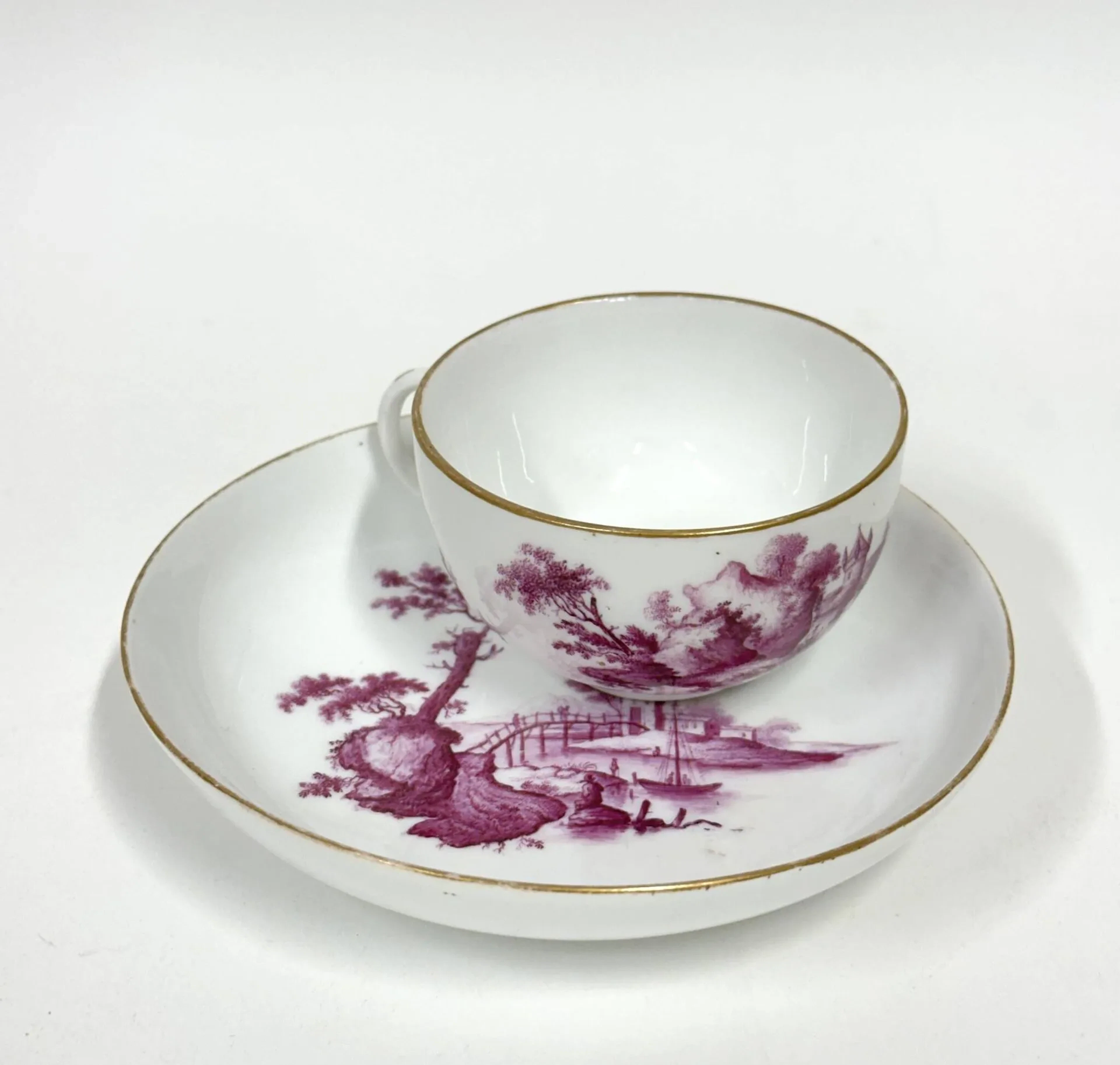 Porcelain cup and saucer decorated with rocky landscapes in - Lot 24