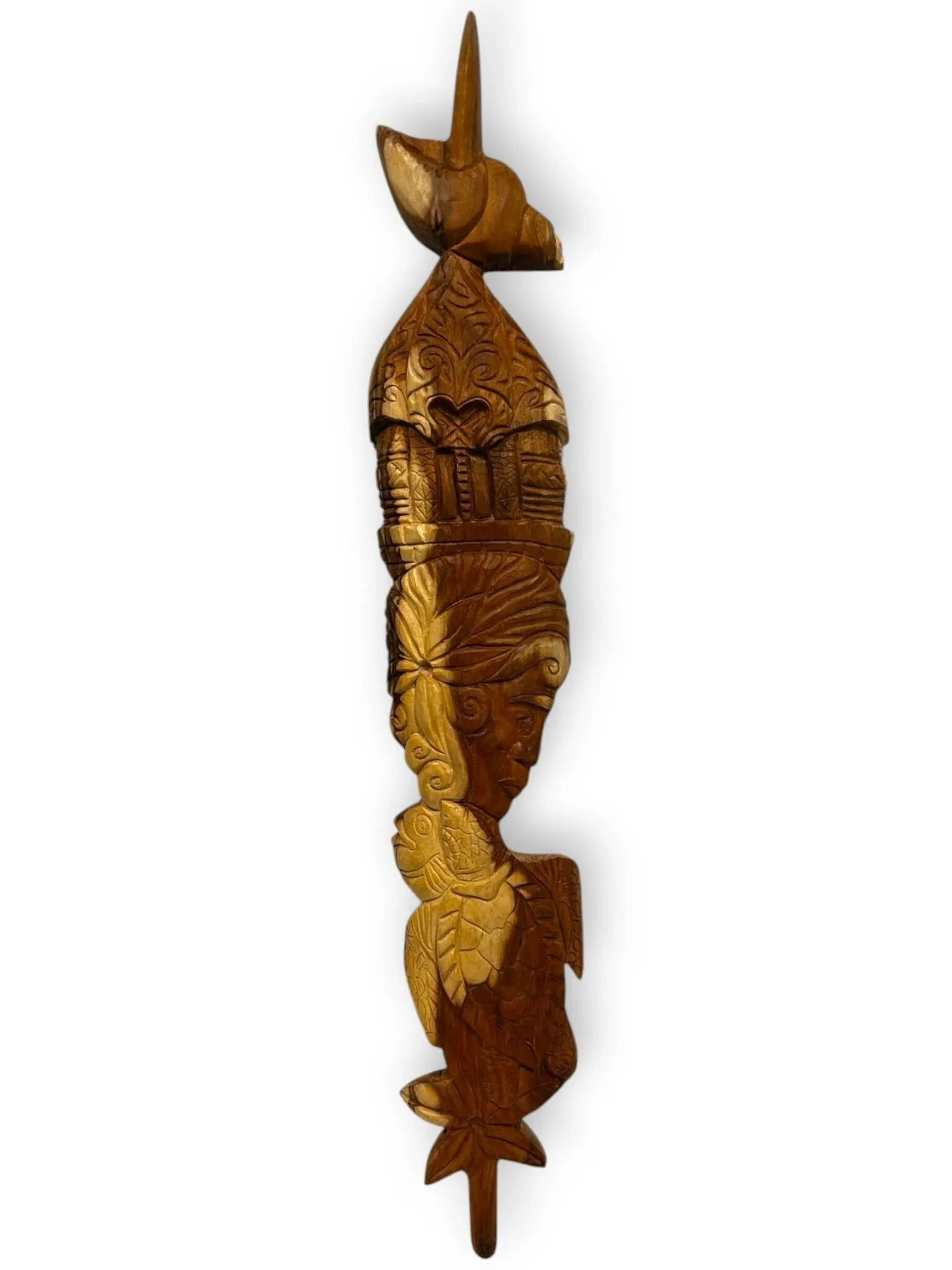 TIAOU Marjorie, Tribal-Cut (XXI), 'La Femme Nautile', Sculpture de flèche faîtière en bois de Gaïac, Signée, datée et située au dos, H. 50cm