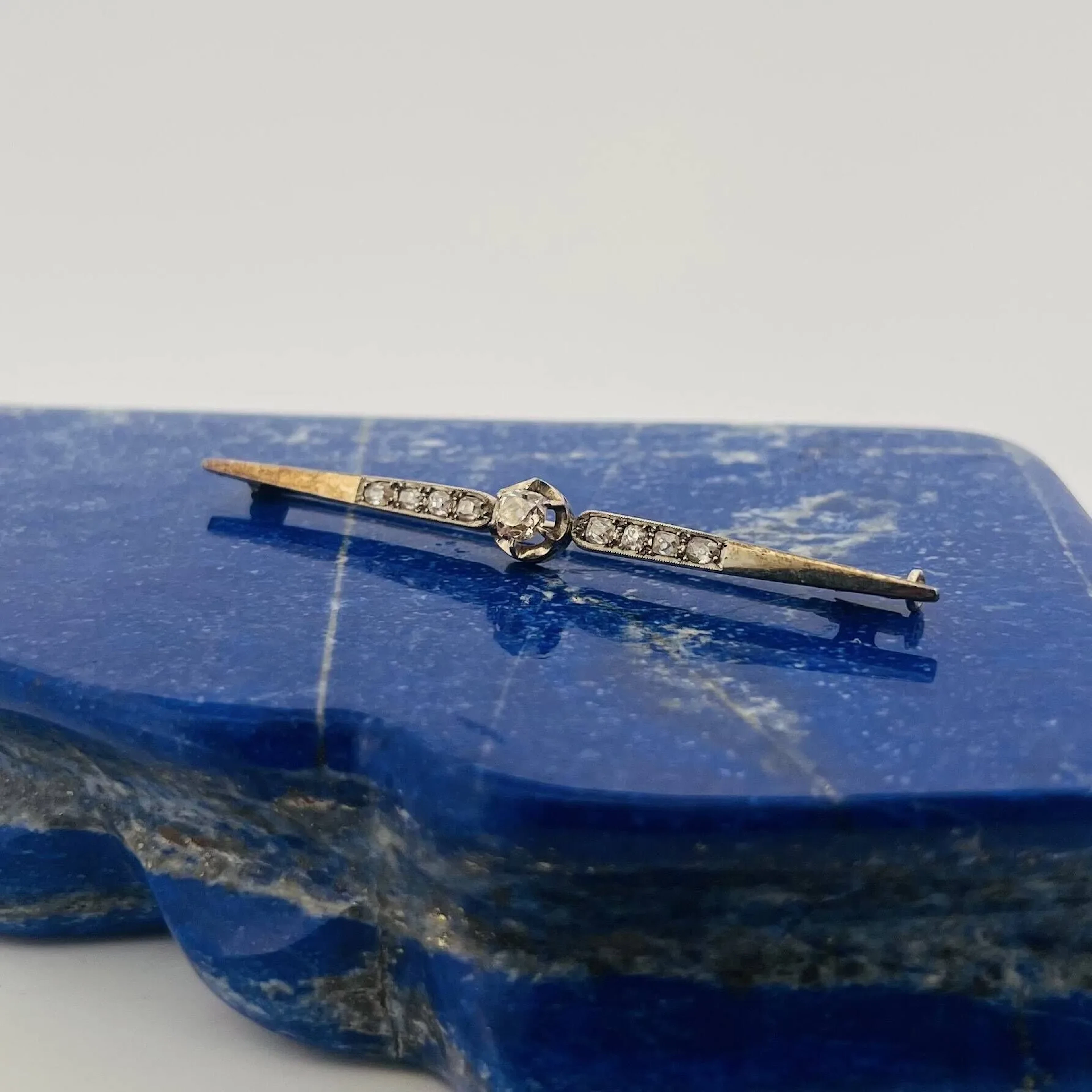 White gold (750) "barrette" brooch set with old-cut diamonds - Lot 228