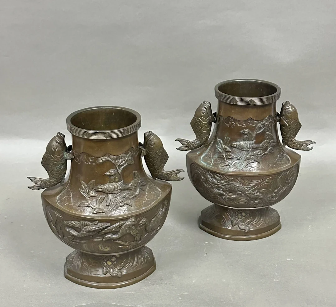 Pair of bronze vases with removable carp handles. - Lot 146
