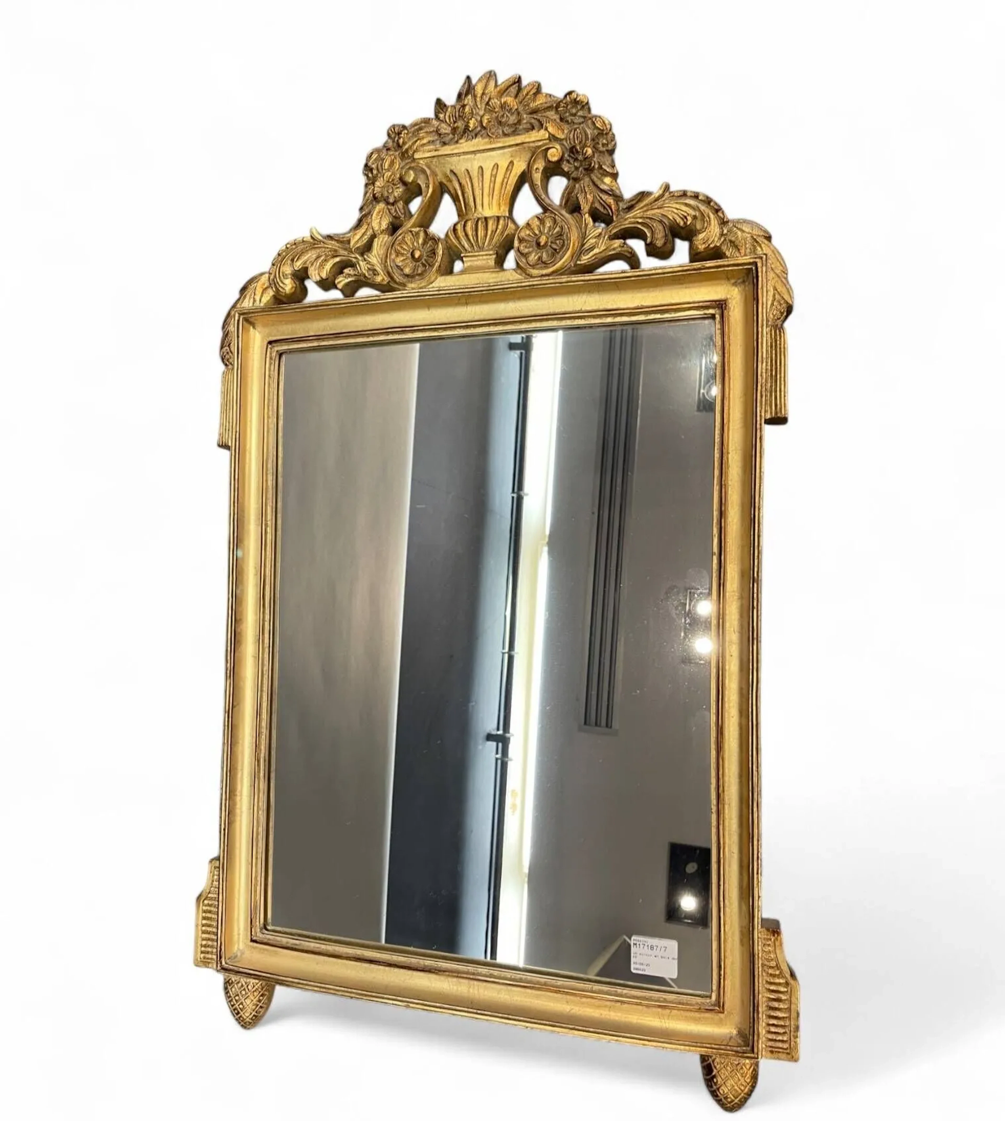 Rectangular mirror in carved and gilded wood with a Medici c - Lot 345