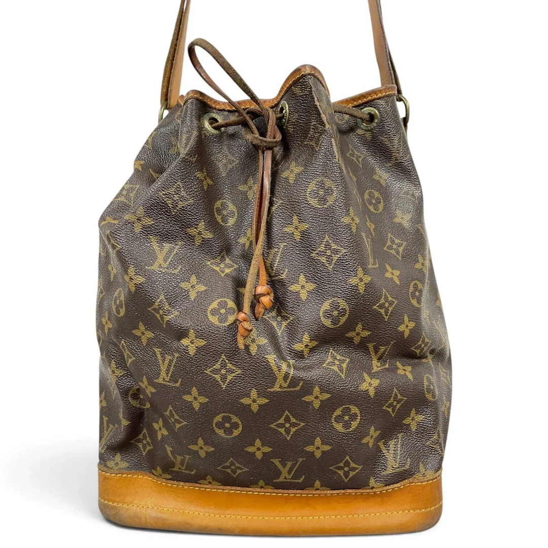 LOUIS VUITTON - Lot 201