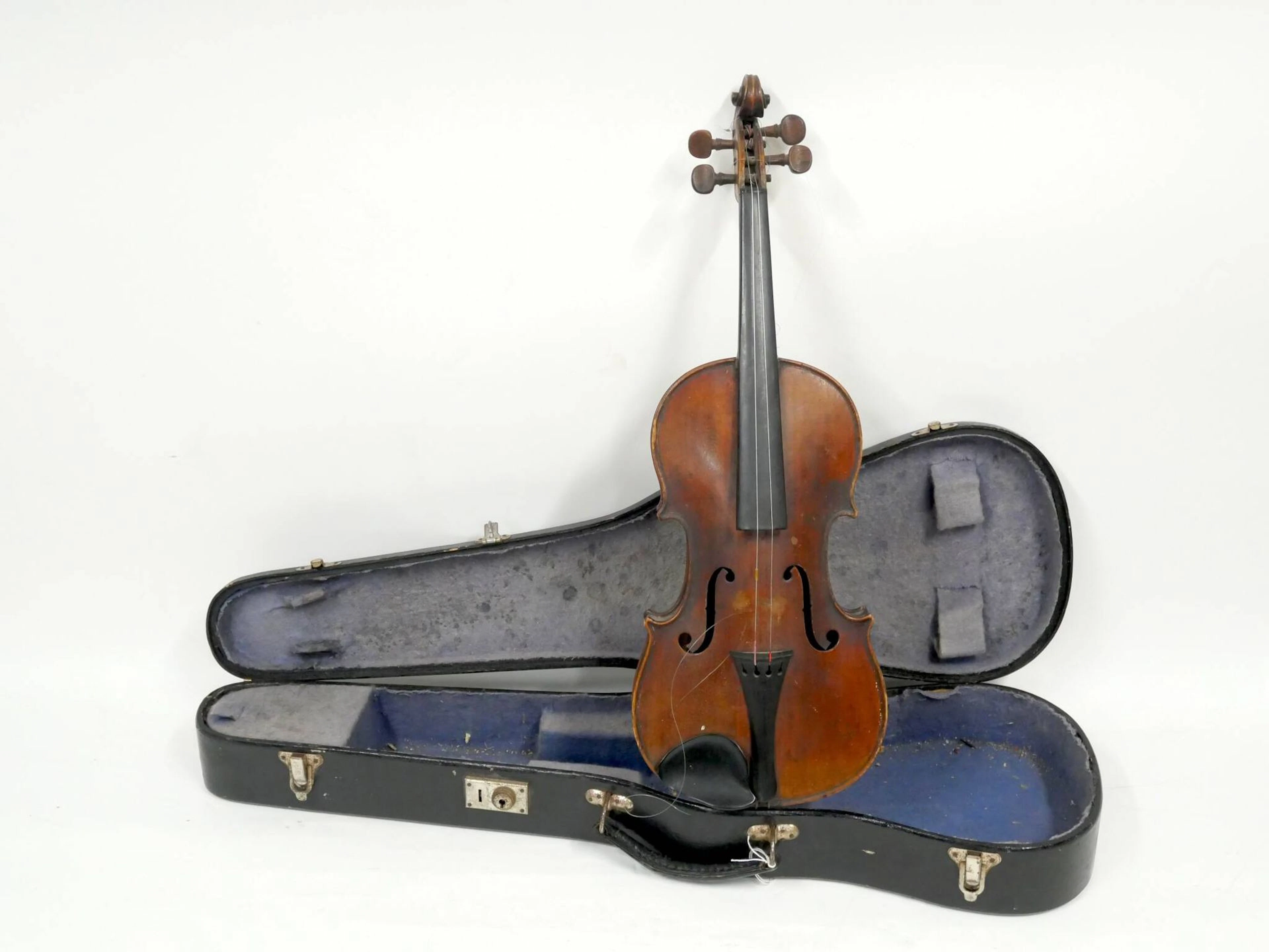 3/4-size violin, made in France around 1900 - Lot 352