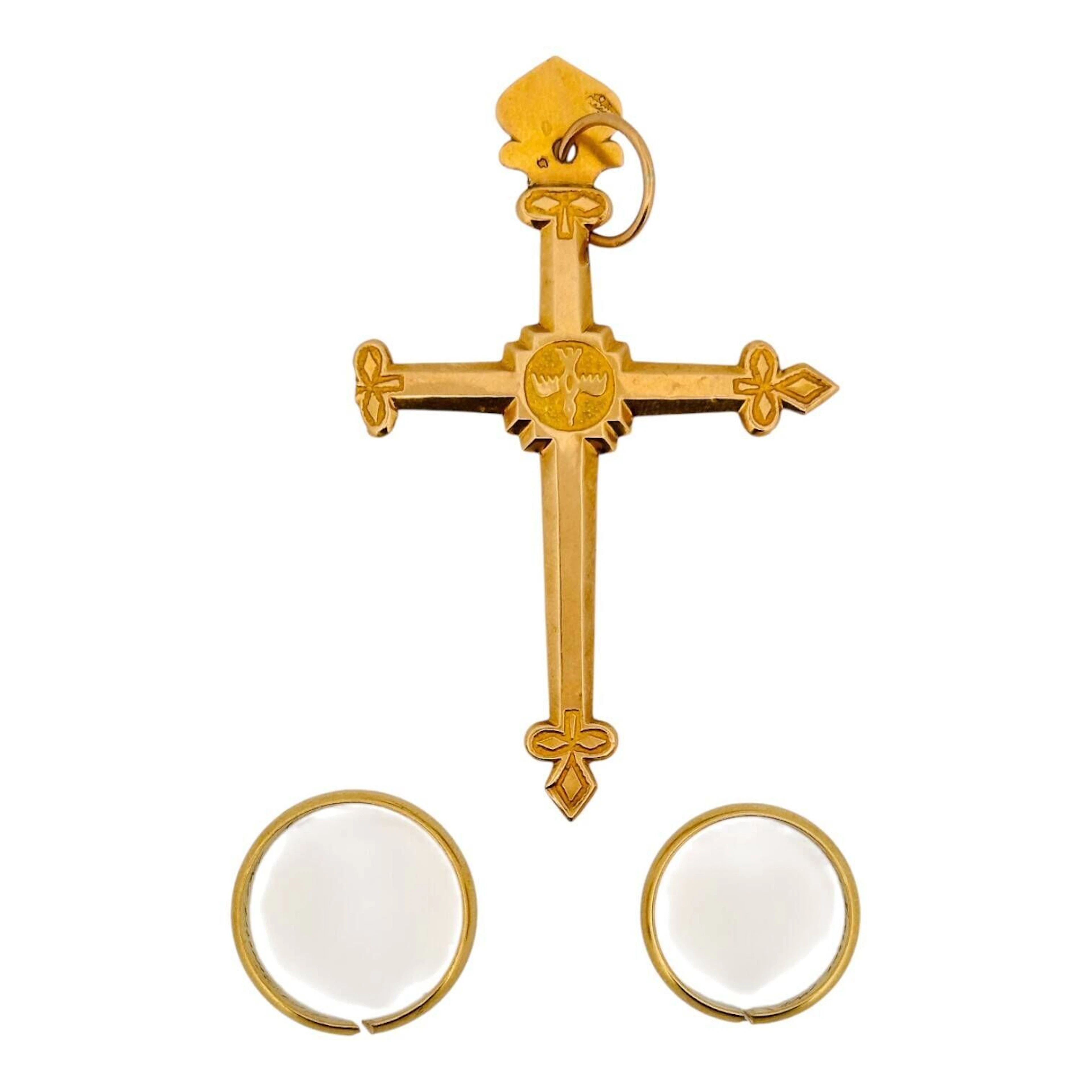 18k (750) yellow gold debris: one broken cross, two engraved - Lot 306
