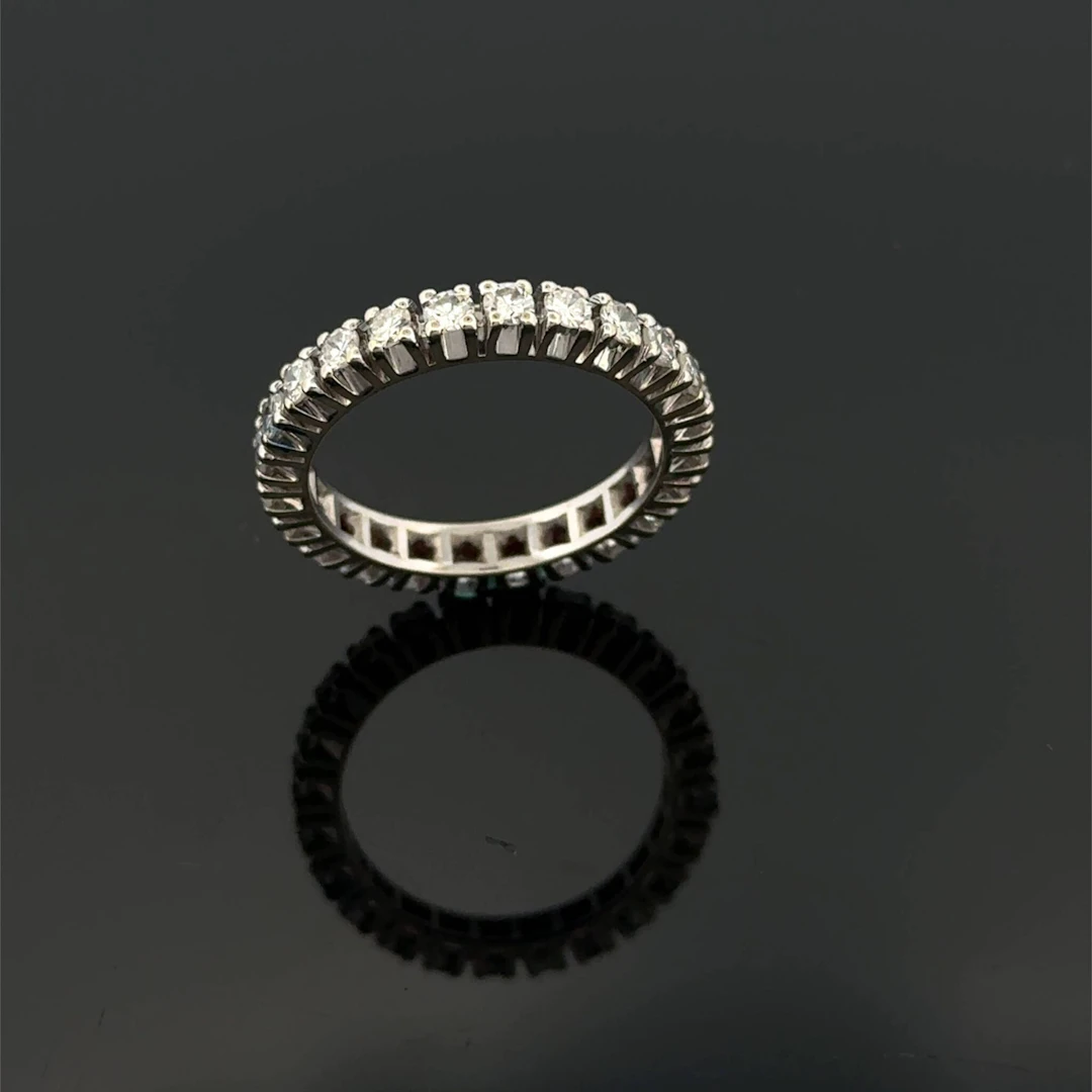 American wedding band in 18K (750) white gold set with twent - Lot 324