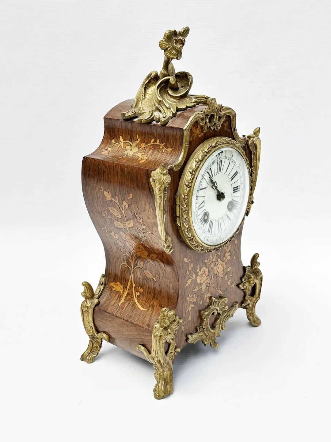 Wooden clock decorated with inlaid flowers and adorned with - Lot 329