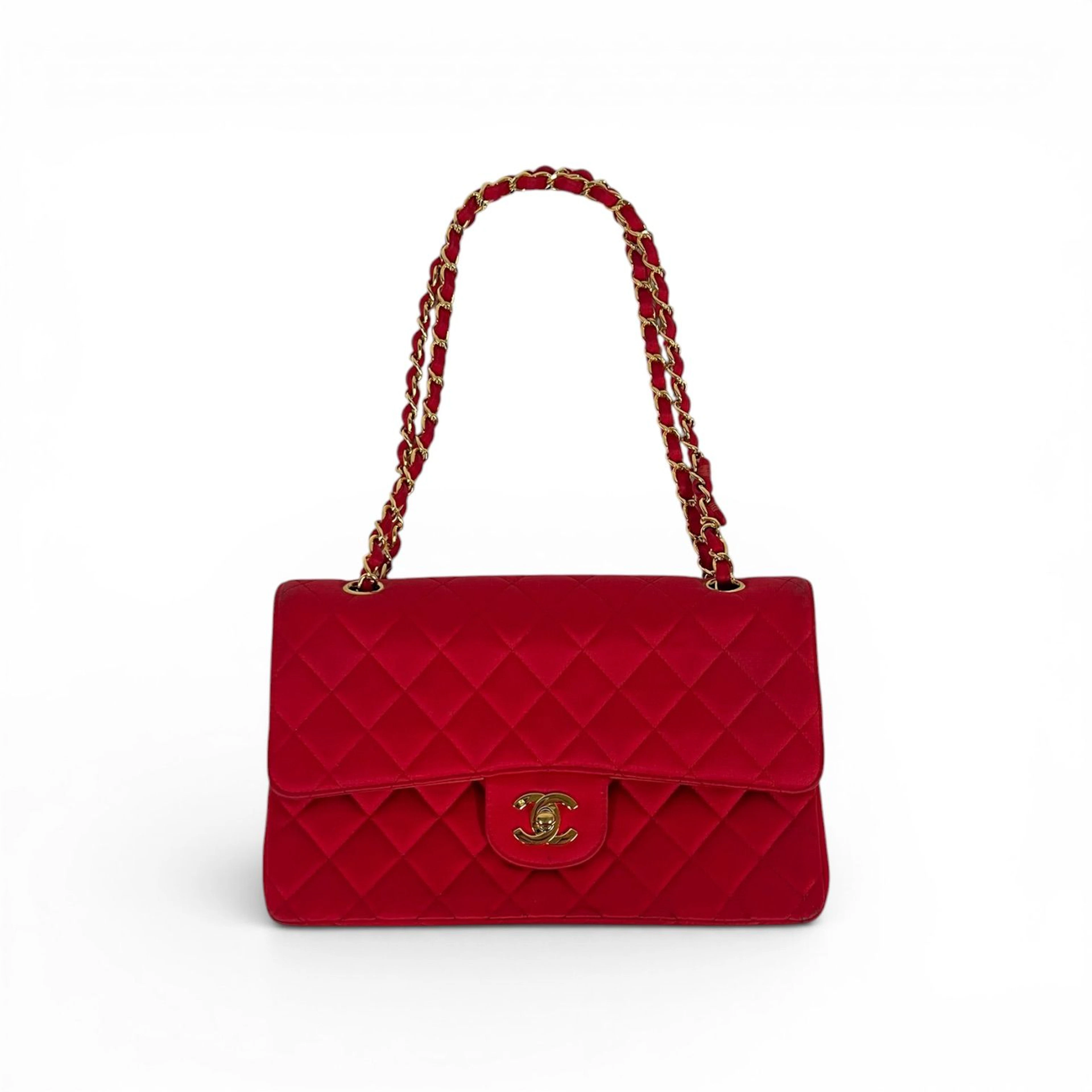 CHANEL - Lot 38