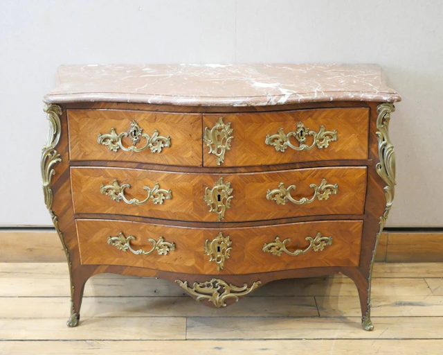 Chest of drawers made of rosewood and violetwood veneer, inl - Lot 385