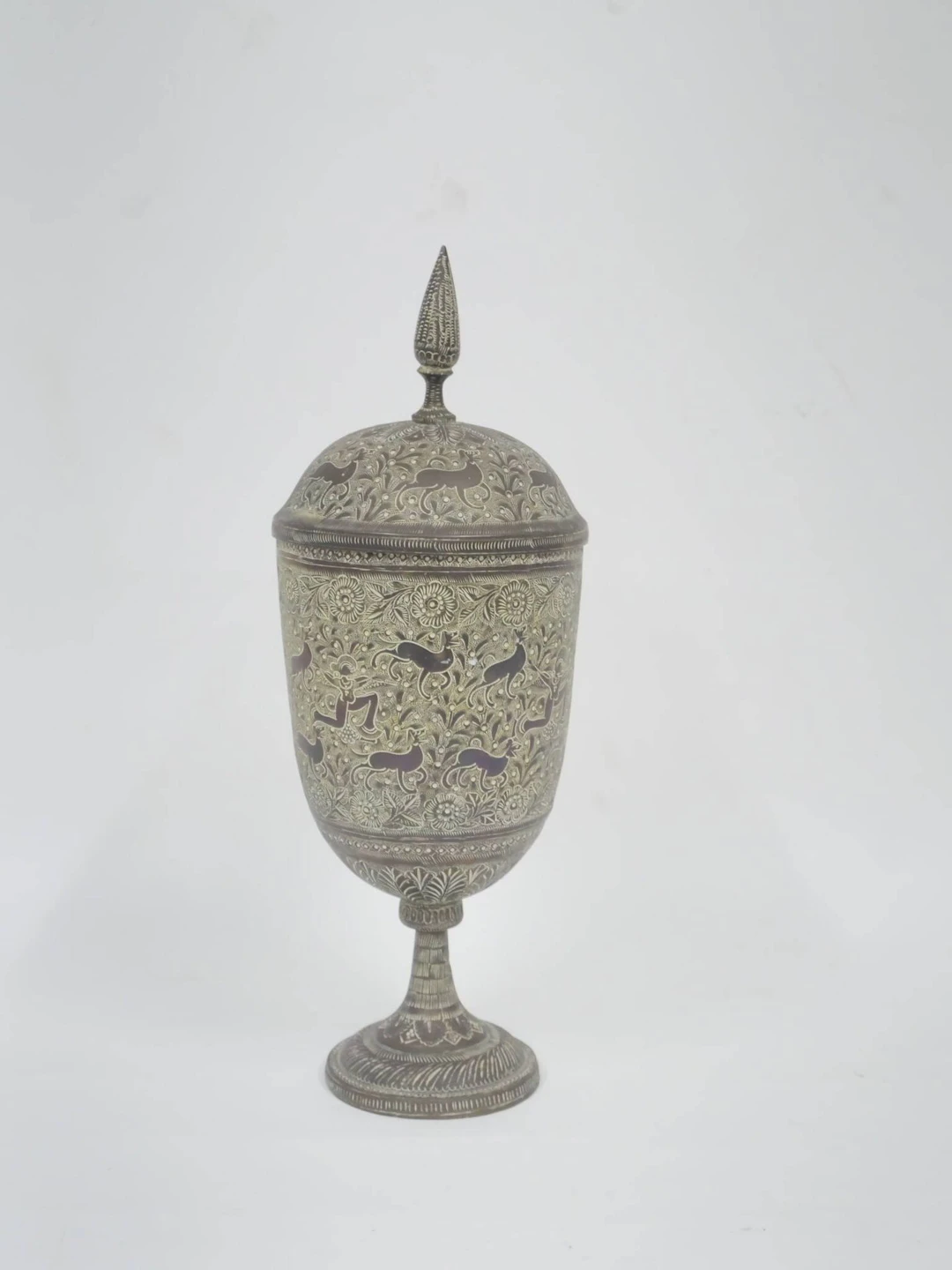 Lidded vase, probably from Kashmir, early 20th century - Lot 138