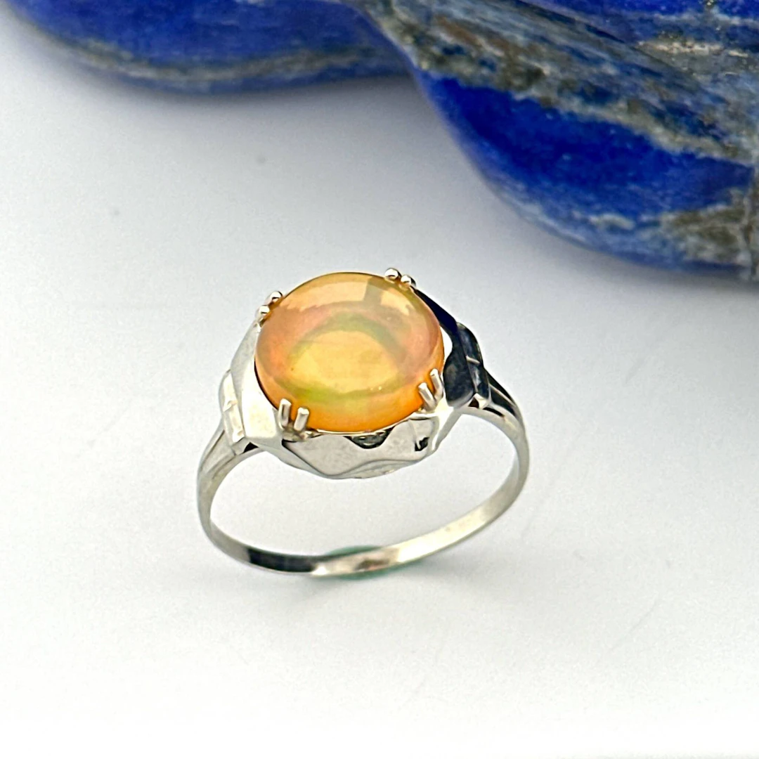 Geometric ring in white gold (750) set with a round cabochon - Lot 350