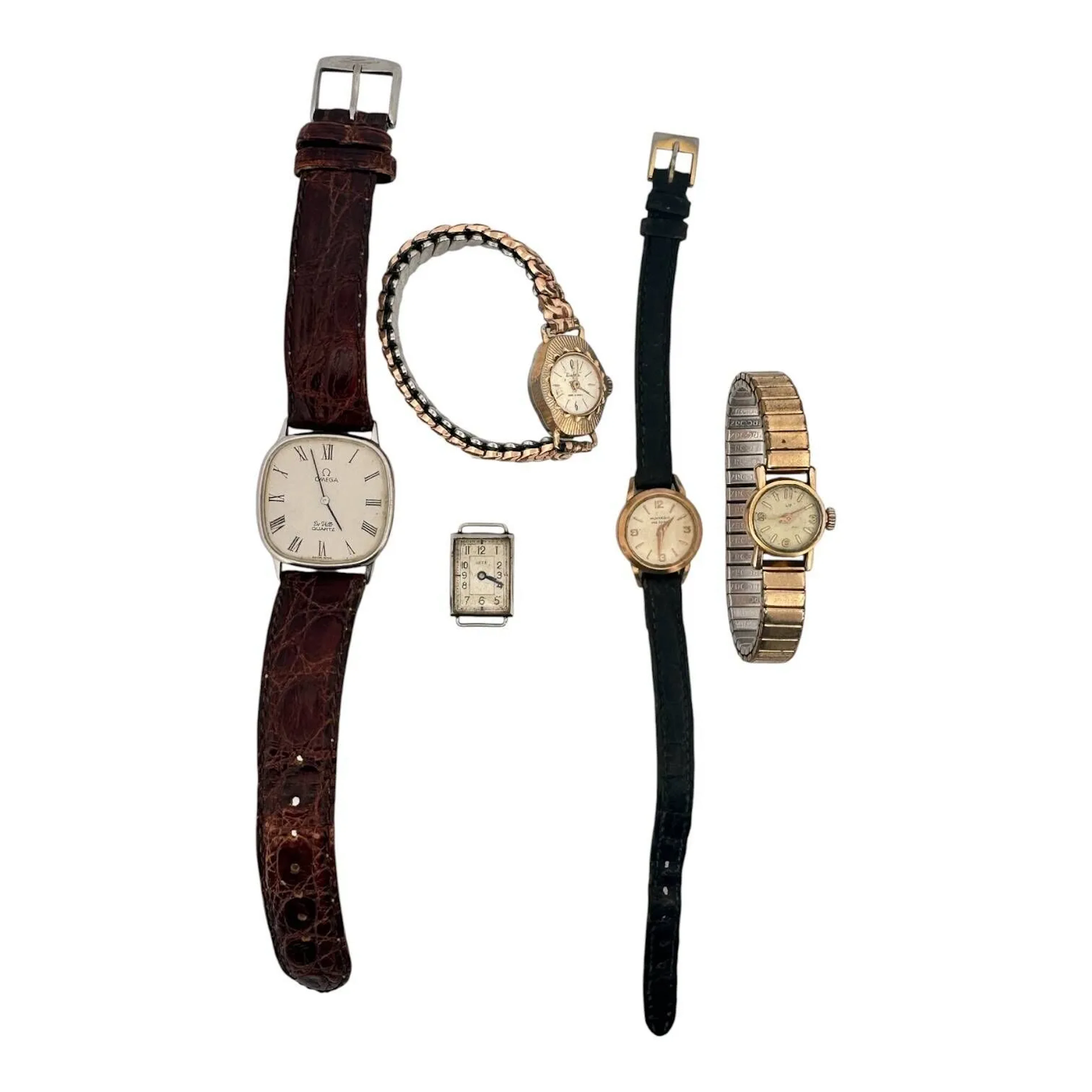Réunion de quatre montres bracelet : - OMEGA De Ville, mouvement à quartz. Sans remontoir, vendue en l'état. - DAFNA montre de dame, index bâtons et chiffres arabes aux demies, boîte en acier, bracelet en métal élastique. - LIP montre de dame, index bâtons et chiffres arabes aux quarts, boîte plaqué or, bracelet en métal élastique. - MOVADO montre de dame, bâtons et chiffres arabes aux quarts, boîte en acier, bracelet en cuir noir usagé. Sans remontoir, vendue en l'état. - GETE une boîte de montre rectangulaire. Non fonctionnelles, révisions à prévoir.