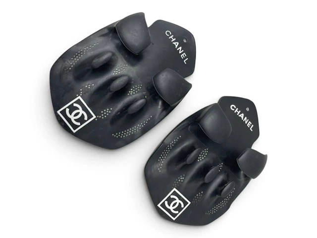 CHANEL - Lot 32