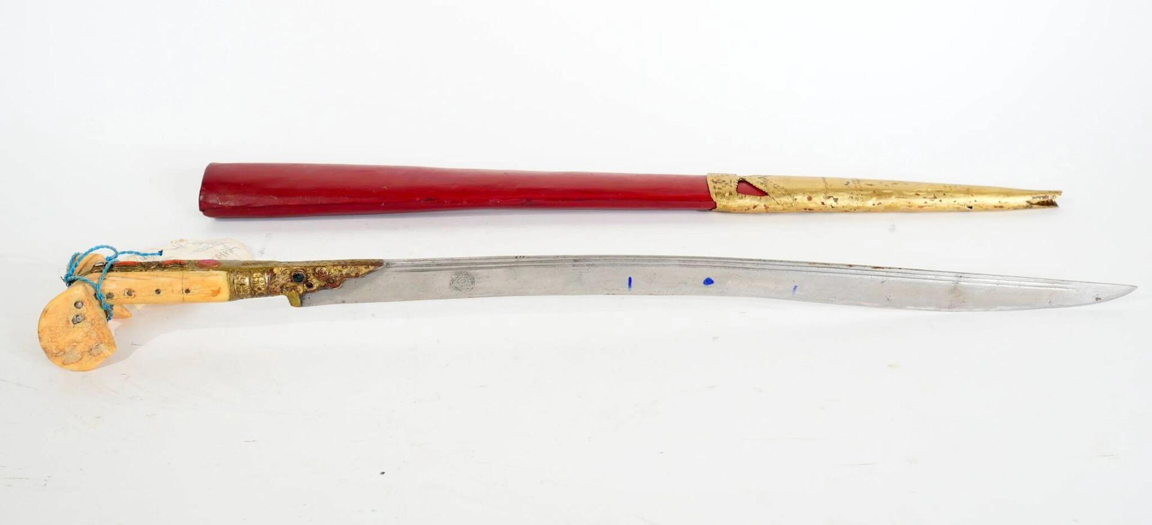 Ottoman saber known as a yatagan. - Lot 46
