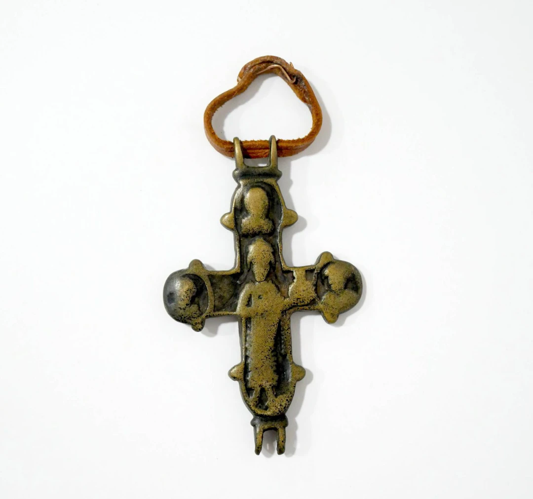 Bronze cross of Boris and Gleb (?) or St. Nicholas of Mojais - Lot 101