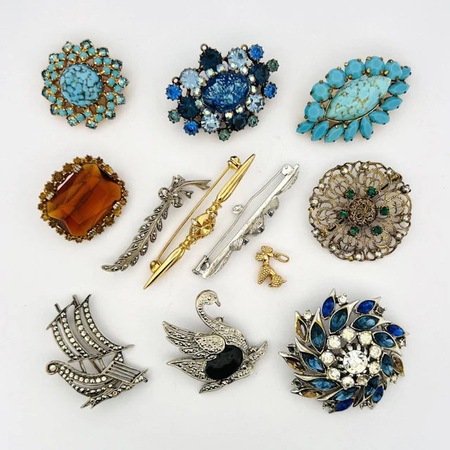 Set of costume jewelry - Lot 151
