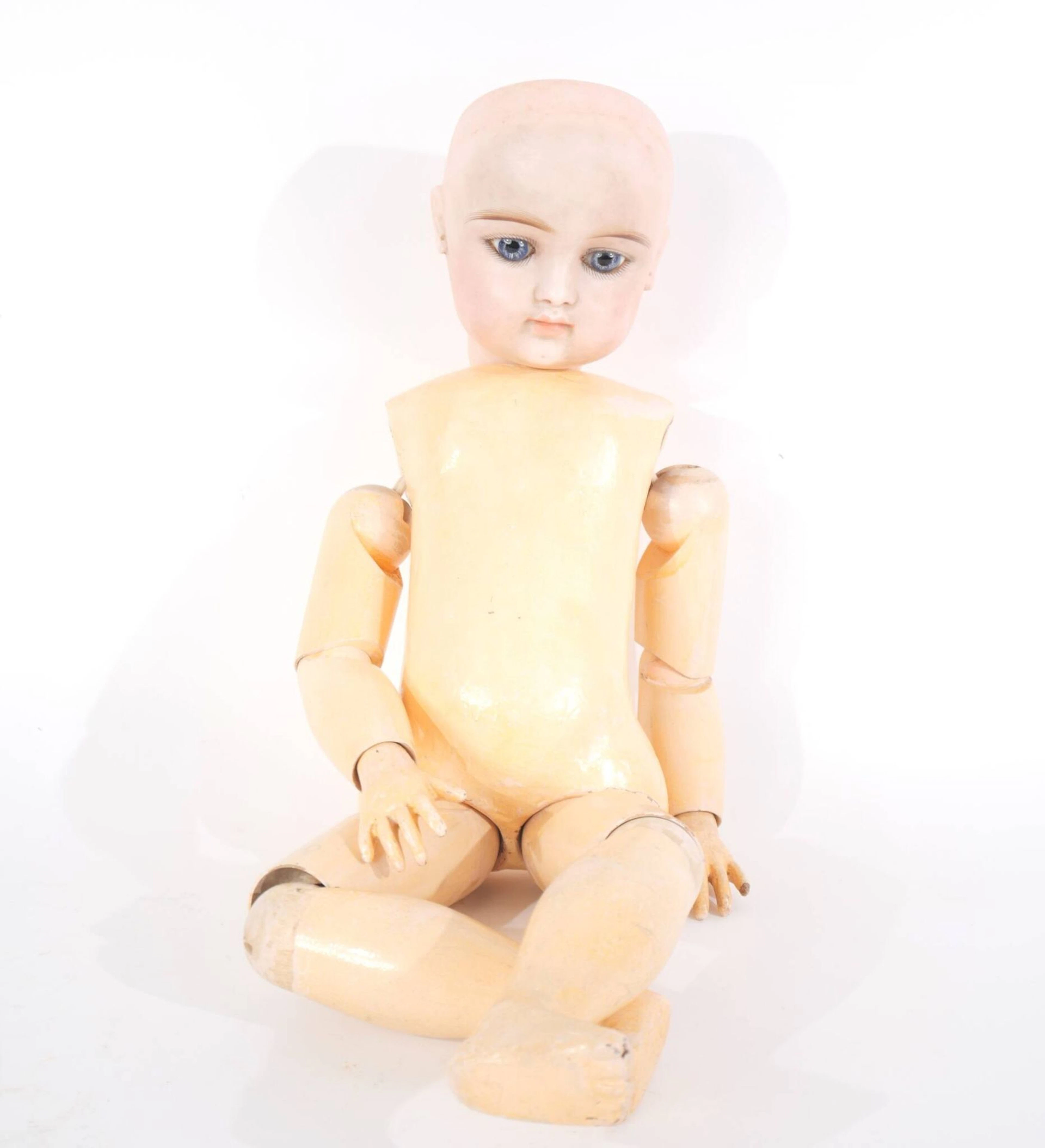 Fernand Gauthier Doll No. 9 with a porcelain head, closed mo - Lot 174